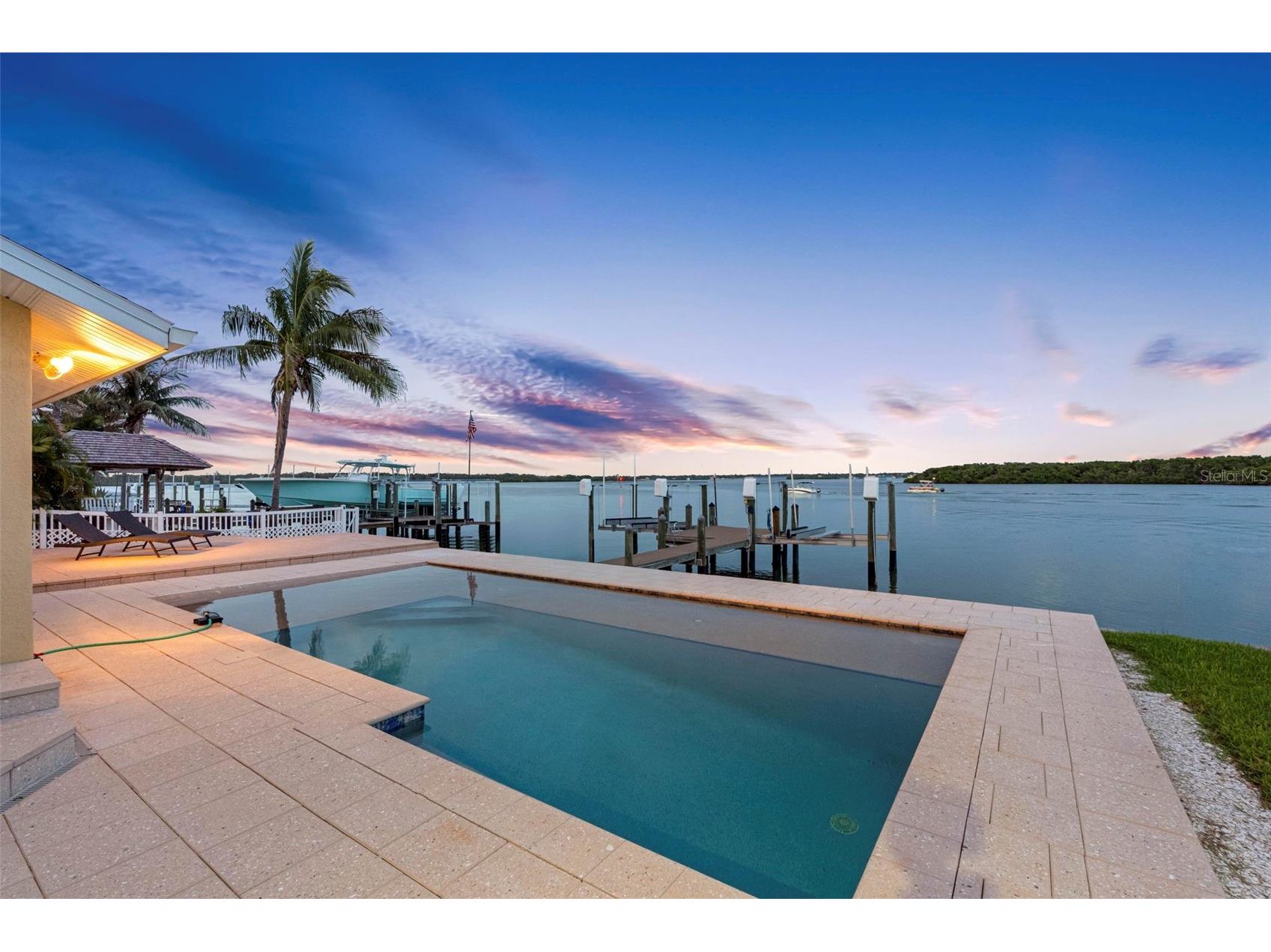 517 Johns Pass Avenue Madeira Beach FL 33708 - BOCA CIEGA TB8411689 image1