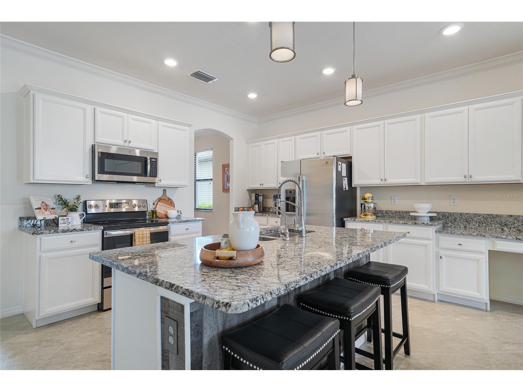 517 Mimosa Court Bradenton FL 34212 A4691747 image7