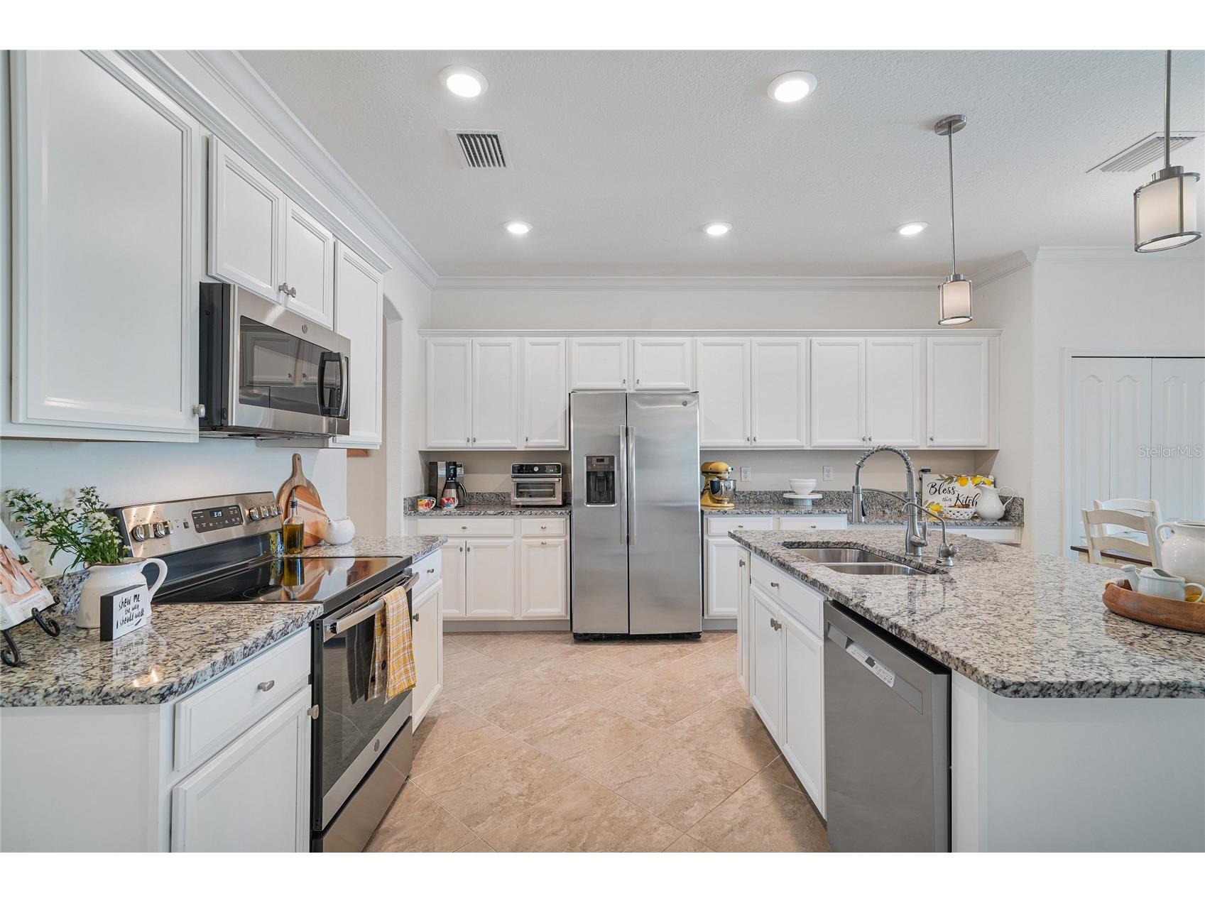 517 Mimosa Court Bradenton FL 34212 A4691747 image8