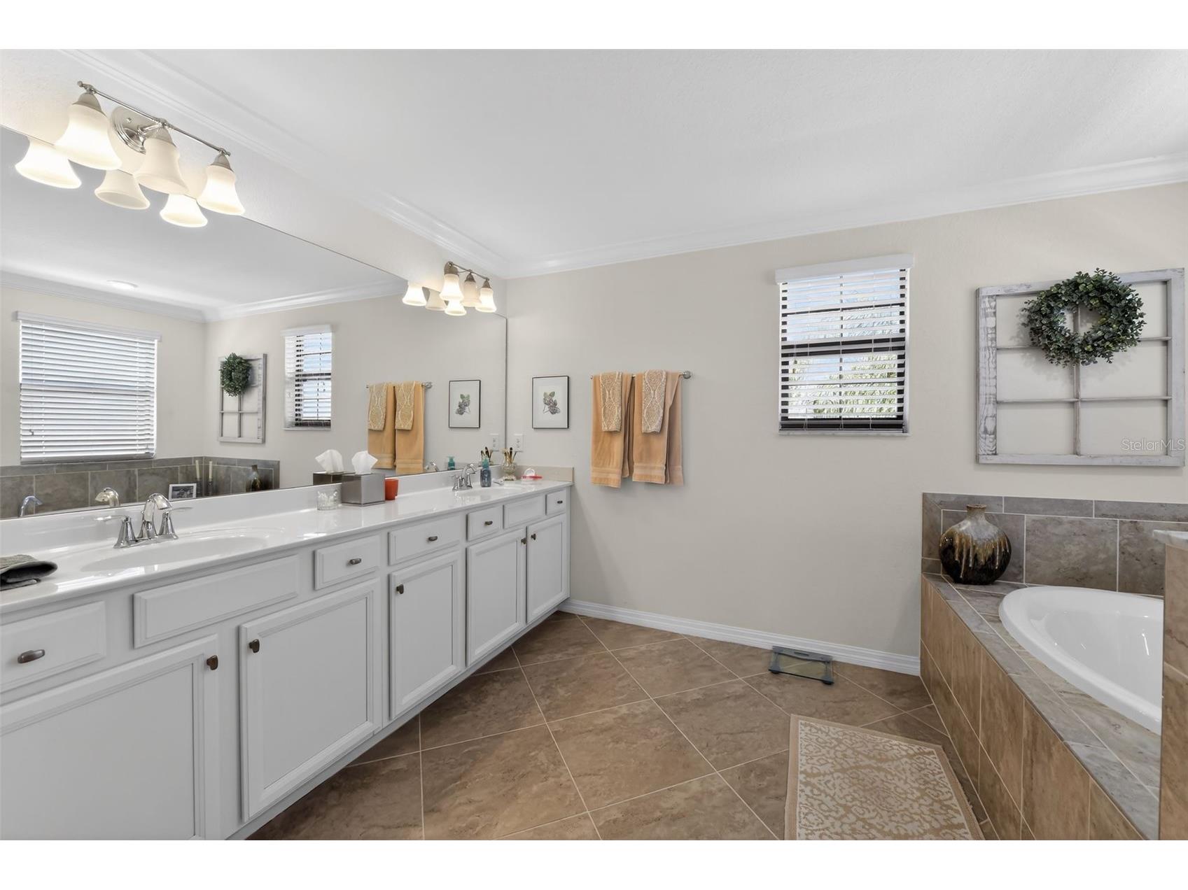 517 Mimosa Court Bradenton FL 34212 W7883699 image2