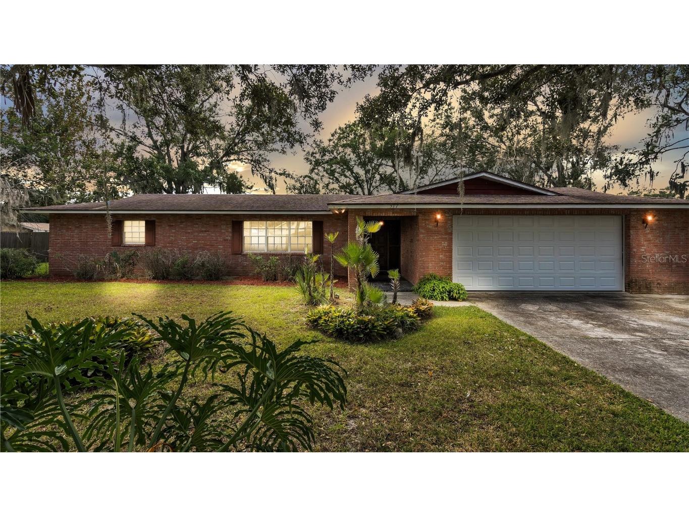 517 Oak Trail Lakeland FL 33813 L4940563 image1