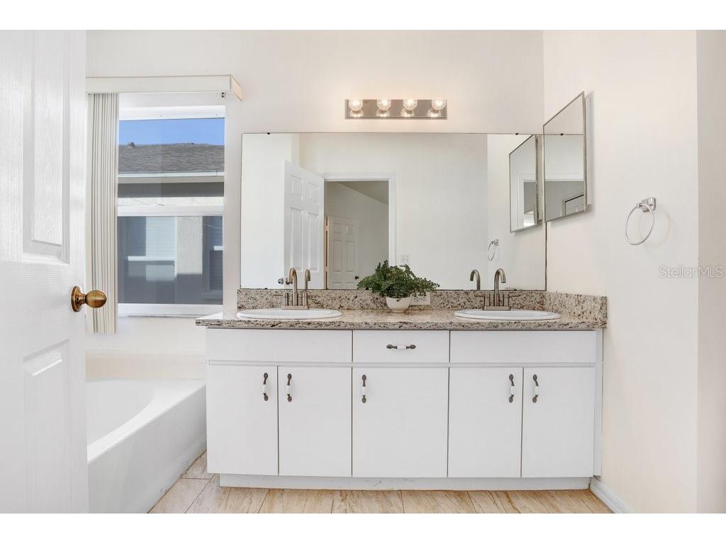 517 Royal Ridge Street Valrico FL 33594 TB8403767 image15