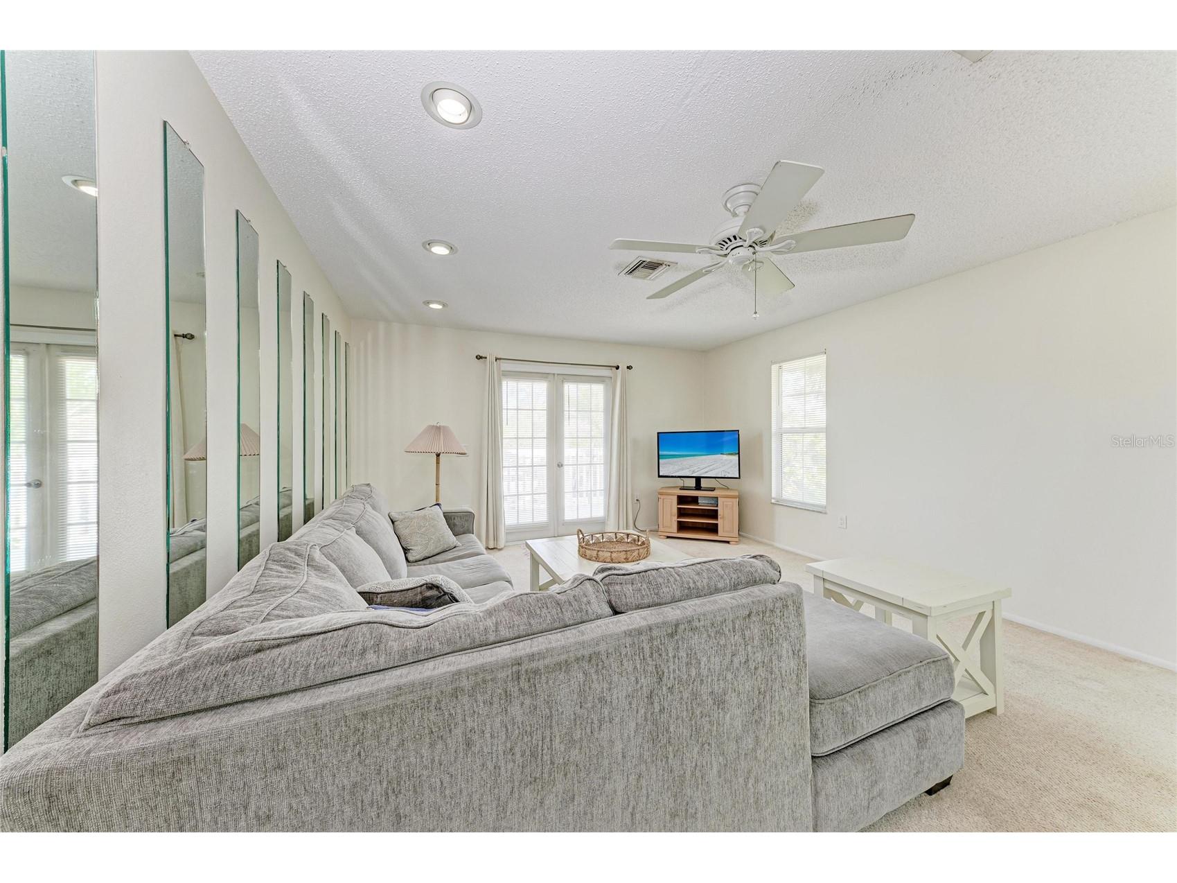 517 Spring Avenue Anna Maria FL 34216 A4689815 image10