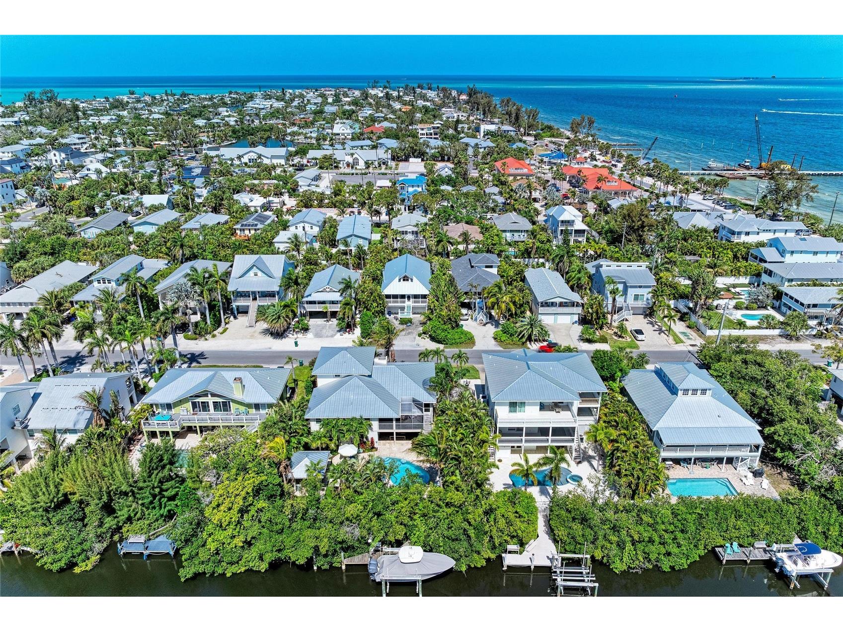 517 Spring Avenue Anna Maria FL 34216 A4689815 image45