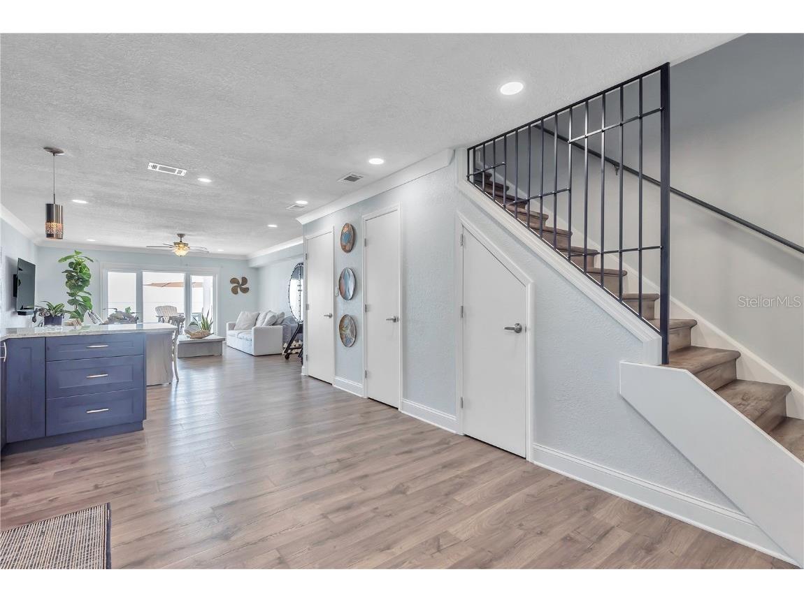 5172 Coquina Key Drive SE Saint Petersburg FL 33705 TB8416173 image2