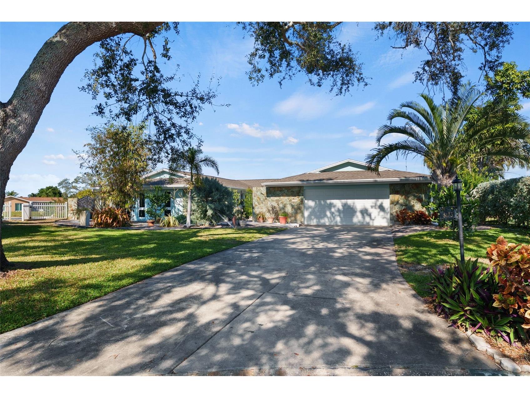 5173 Horseshoe Place Saint Petersburg FL 33703 TB8448289 image2