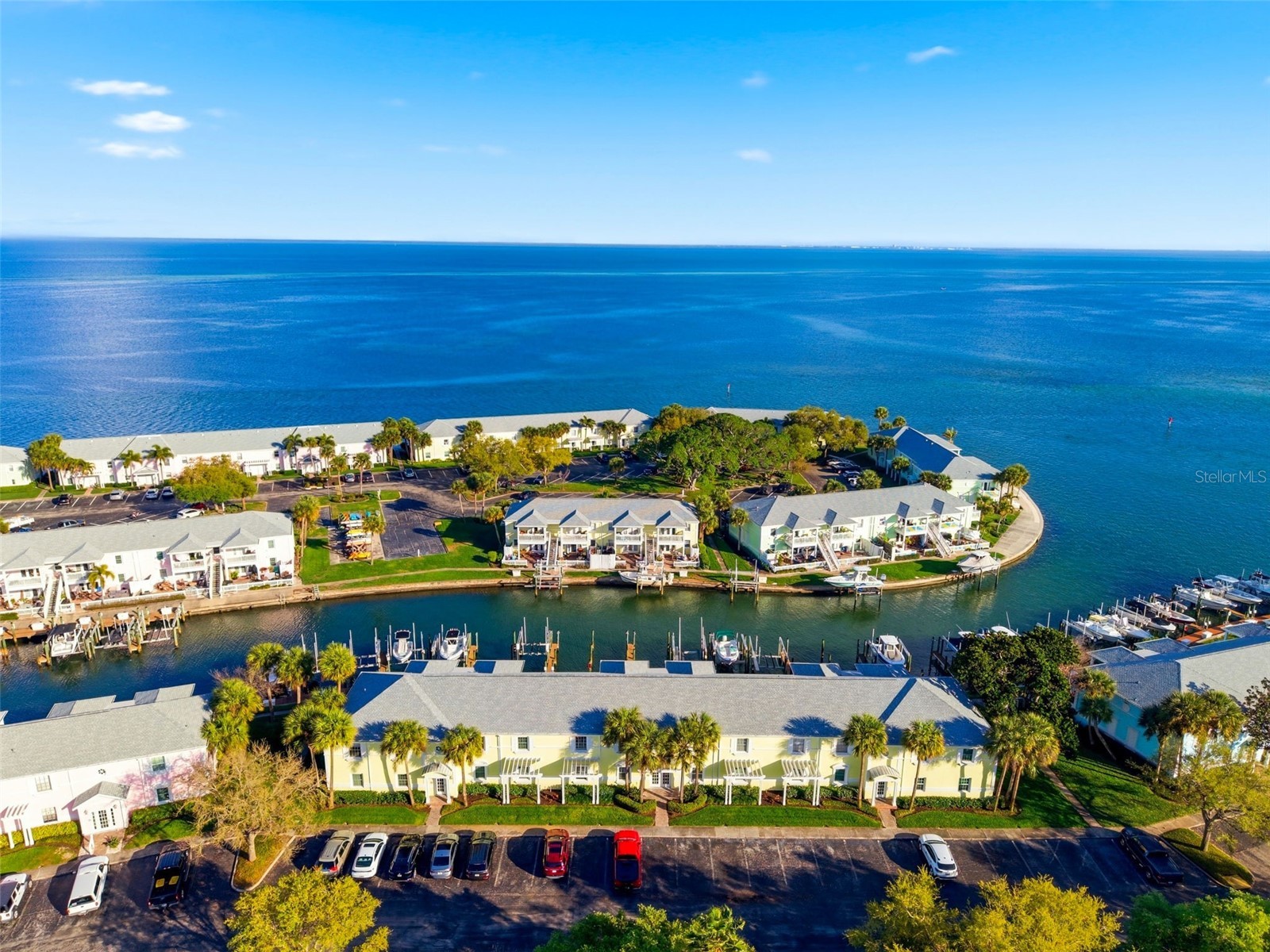 5174 Beach Drive SE #D Saint Petersburg FL 33705 - TAMPA BAY TB8484379 image1