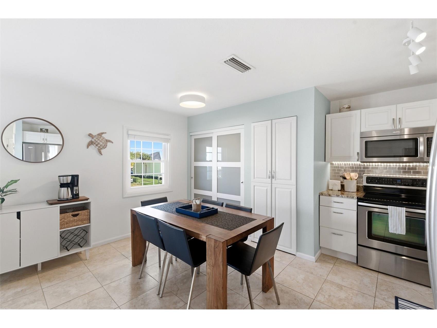 5174 Beach Drive SE #D Saint Petersburg FL 33705 - TAMPA BAY TB8484379 image13