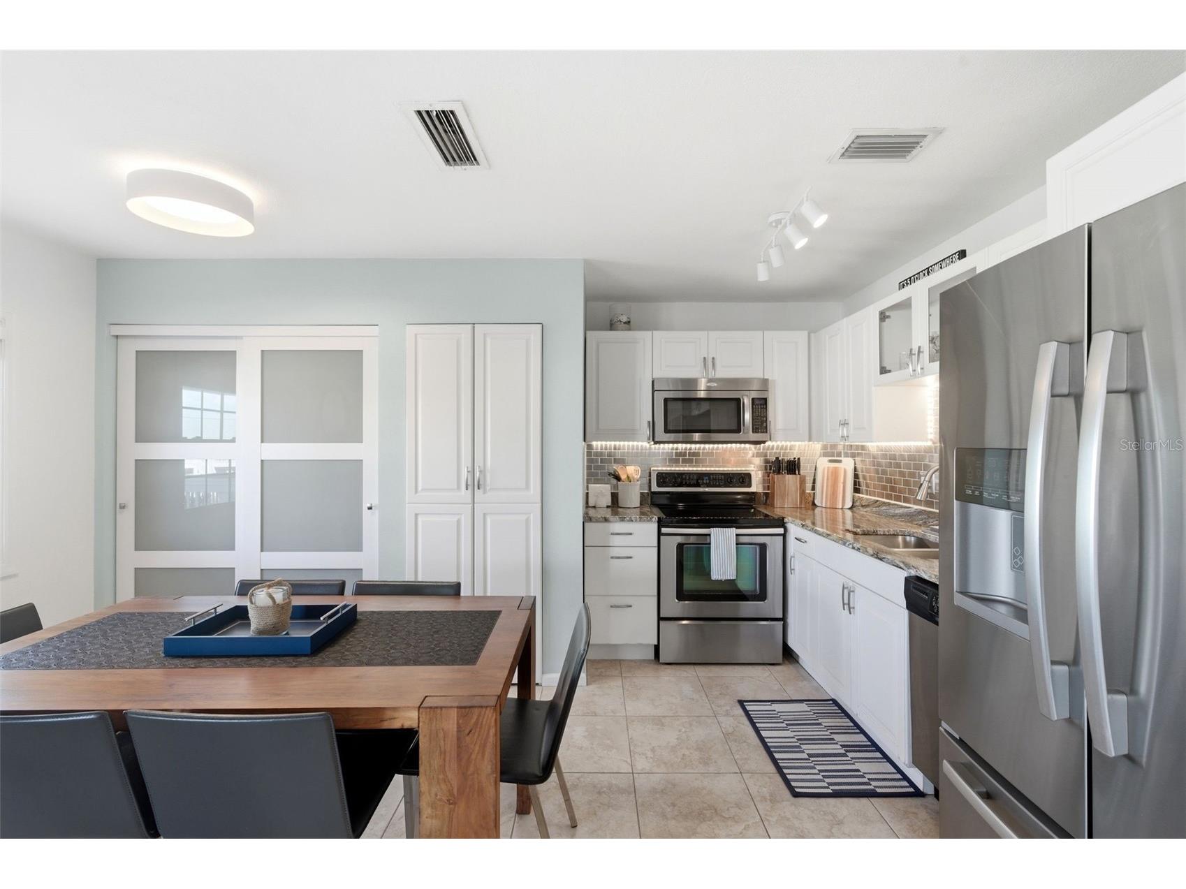 5174 Beach Drive SE #D Saint Petersburg FL 33705 - TAMPA BAY TB8484379 image14