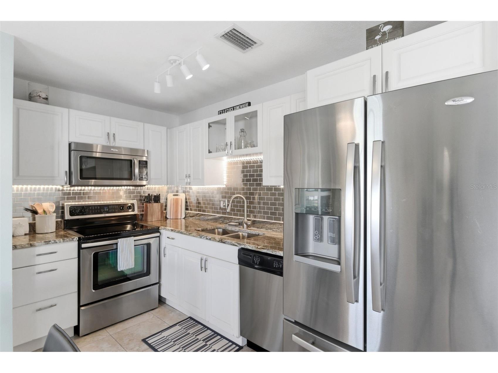 5174 Beach Drive SE #D Saint Petersburg FL 33705 - TAMPA BAY TB8484379 image15