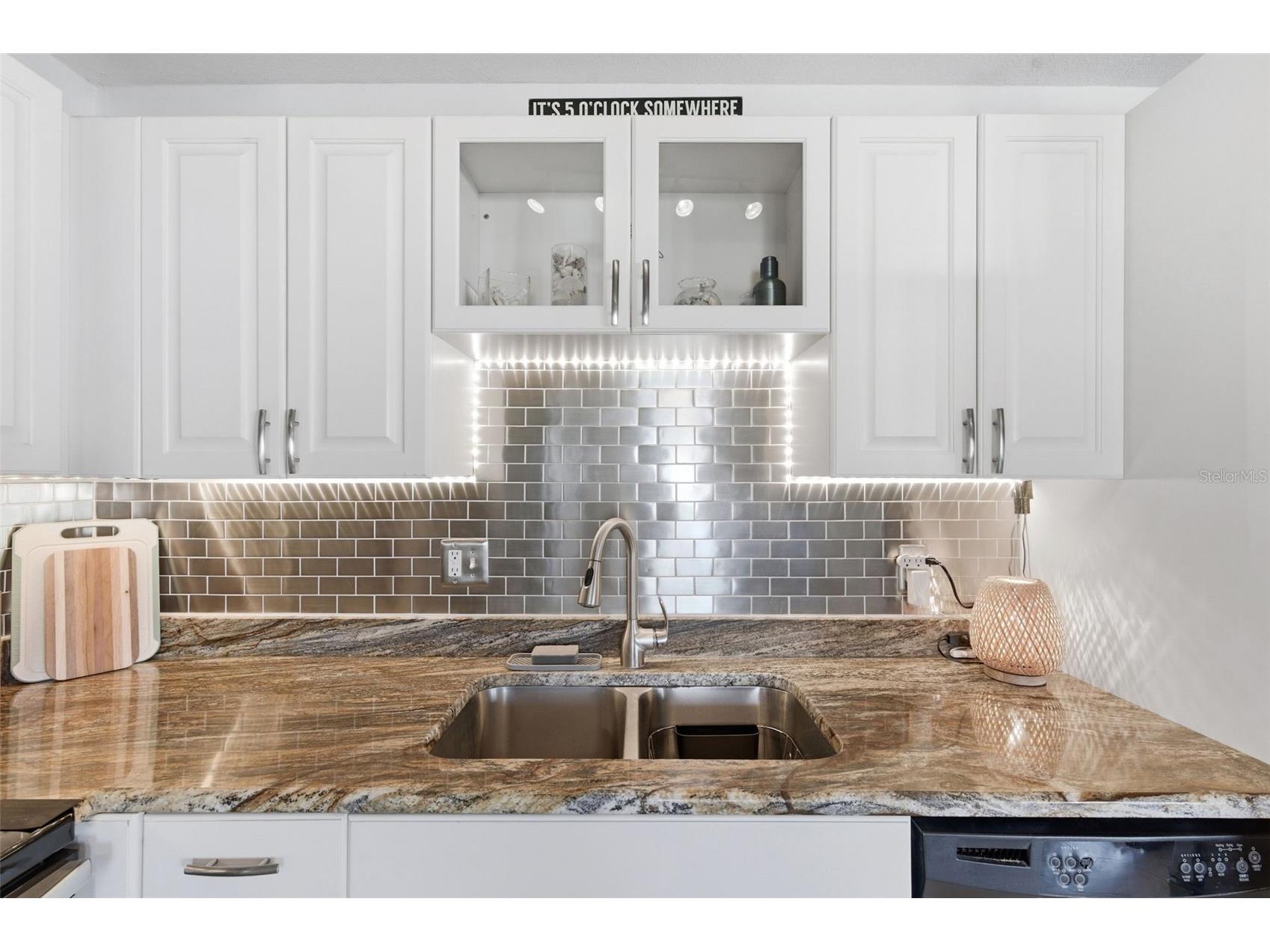 5174 Beach Drive SE #D Saint Petersburg FL 33705 - TAMPA BAY TB8484379 image16