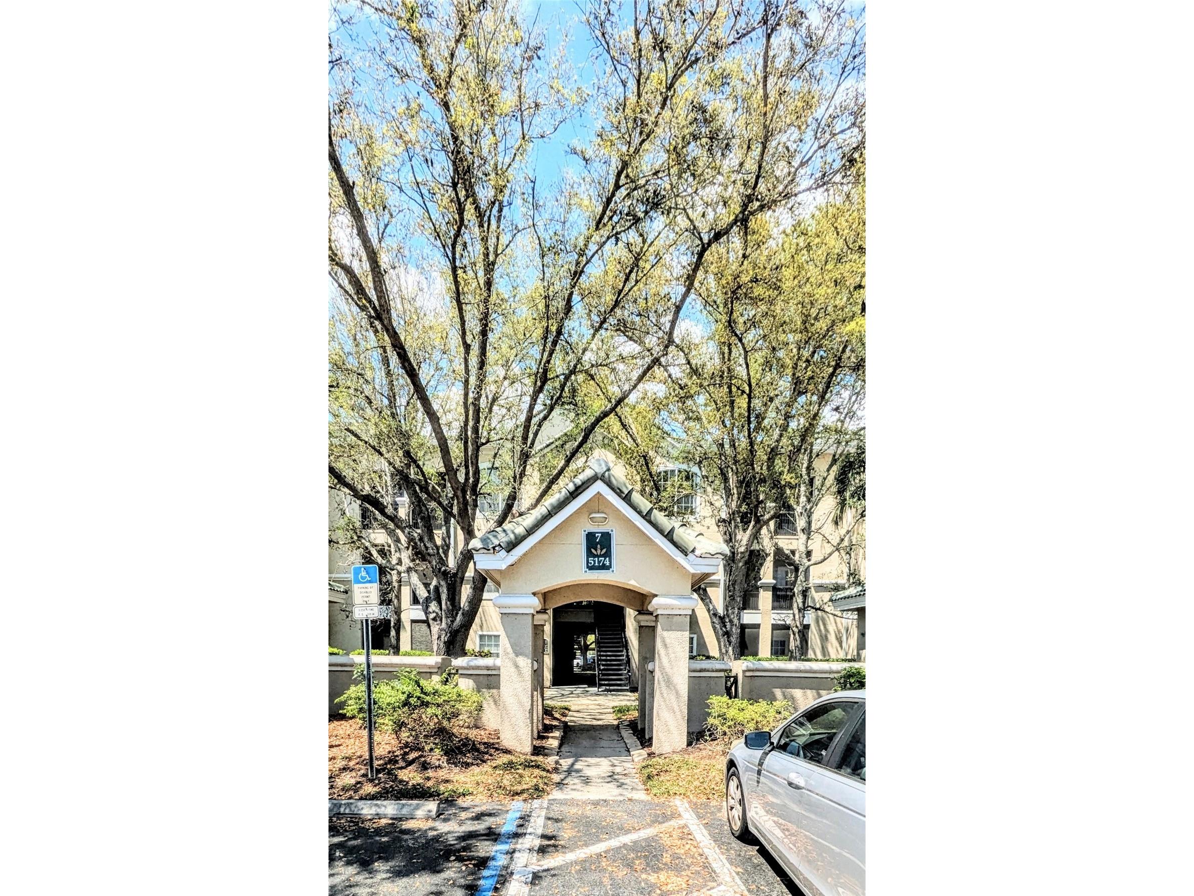 5174 Northridge Road #102 Sarasota FL 34238 A4688328 image1