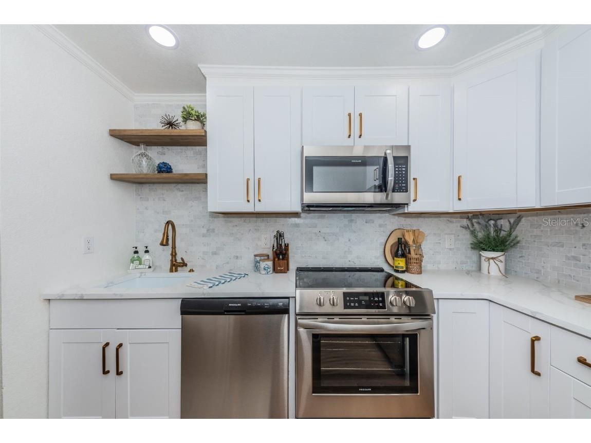 5175 Coquina Key Drive SE #C Saint Petersburg FL 33705 TB8451976 image5