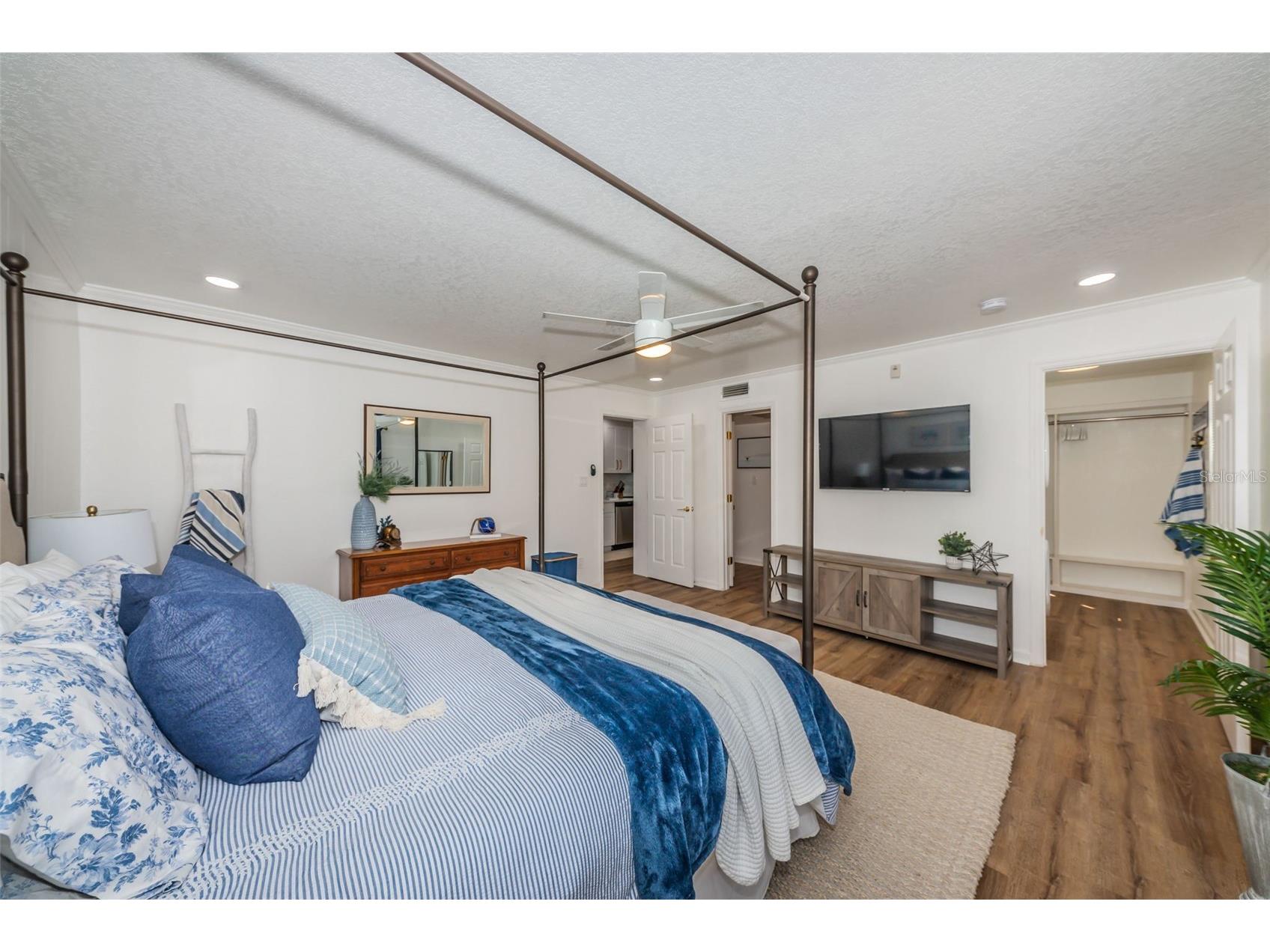 5175 Coquina Key Drive SE #C Saint Petersburg FL 33705 TB8478073 image11
