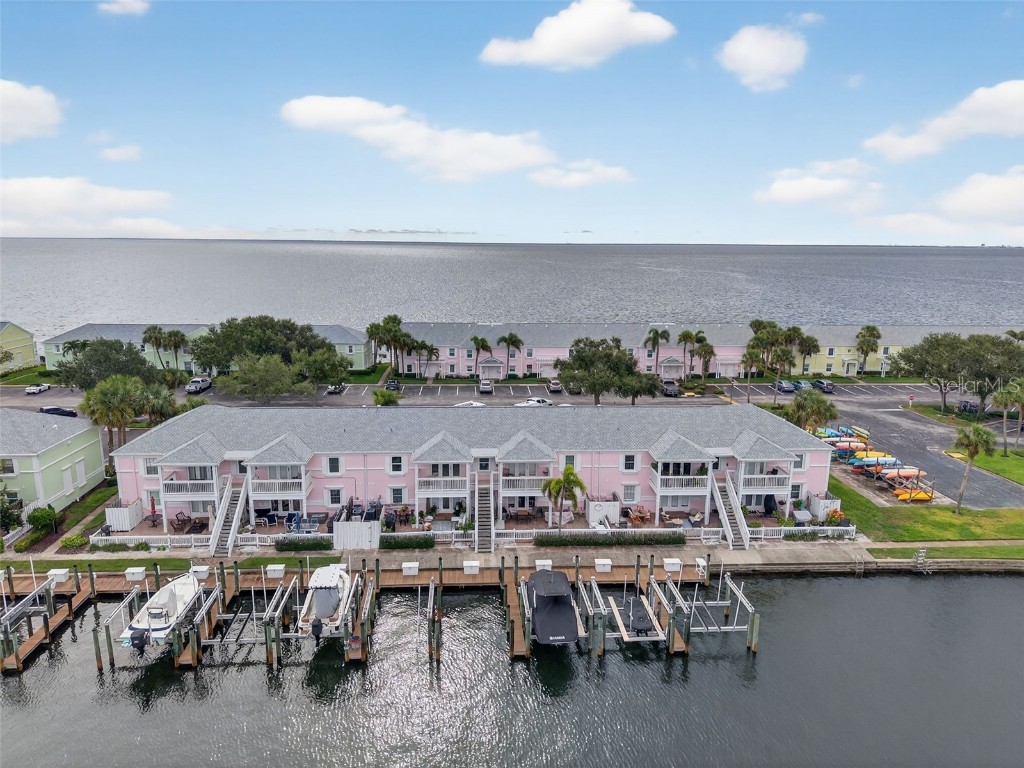 5175 Coquina Key Drive SE #D Saint Petersburg FL 33705 - TAMPA BAY TB8424122 image1