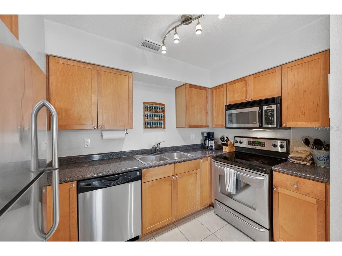 5175 Coquina Key Drive SE #D Saint Petersburg FL 33705 - TAMPA BAY TB8424122 image11