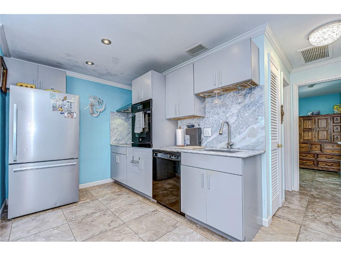 5176 SE Salmon Drive SE #D Saint Petersburg FL 33705 TB8335506 image6