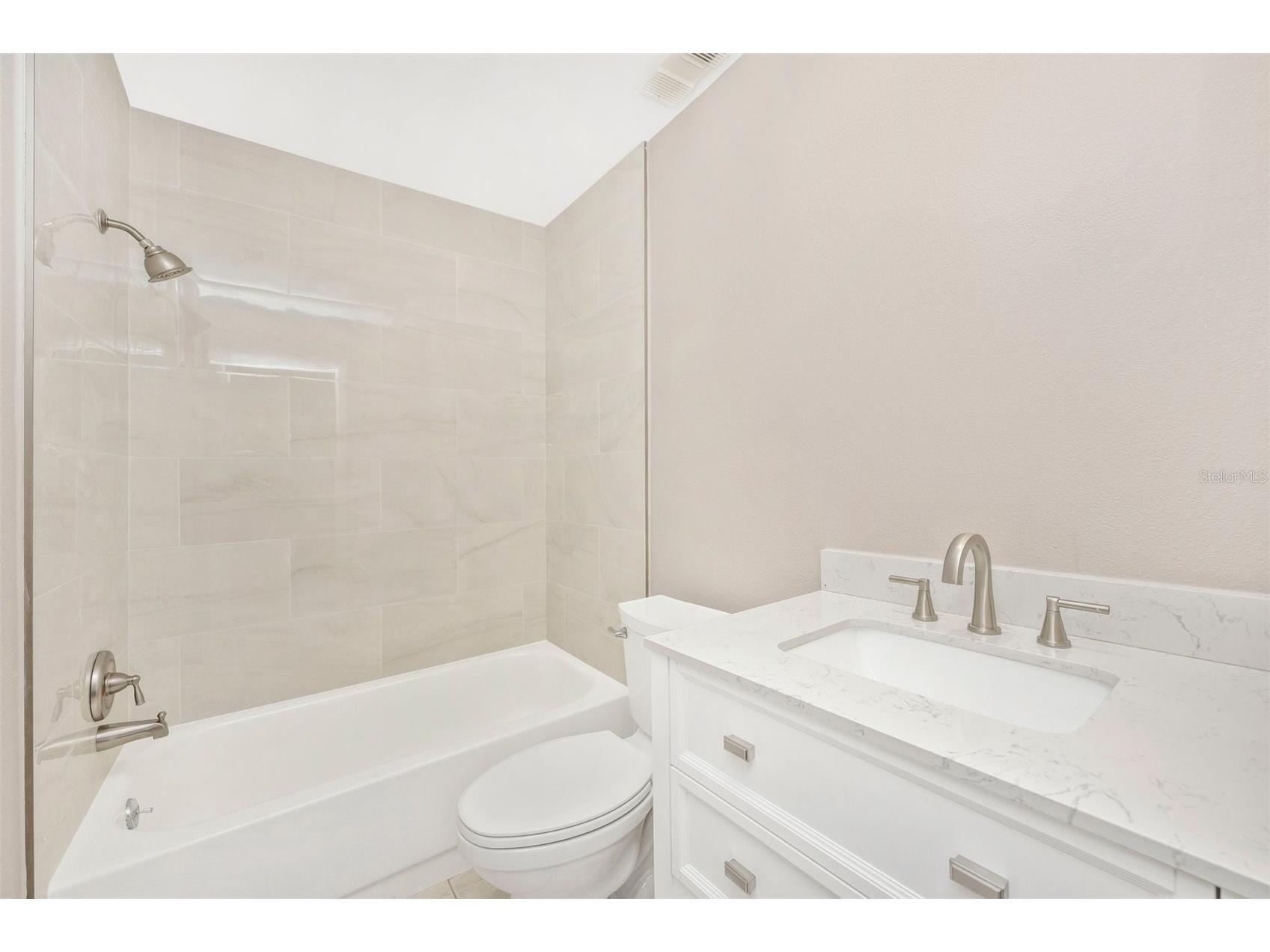 5178 Lake Village Drive #86 Sarasota FL 34235 A4699937 image19