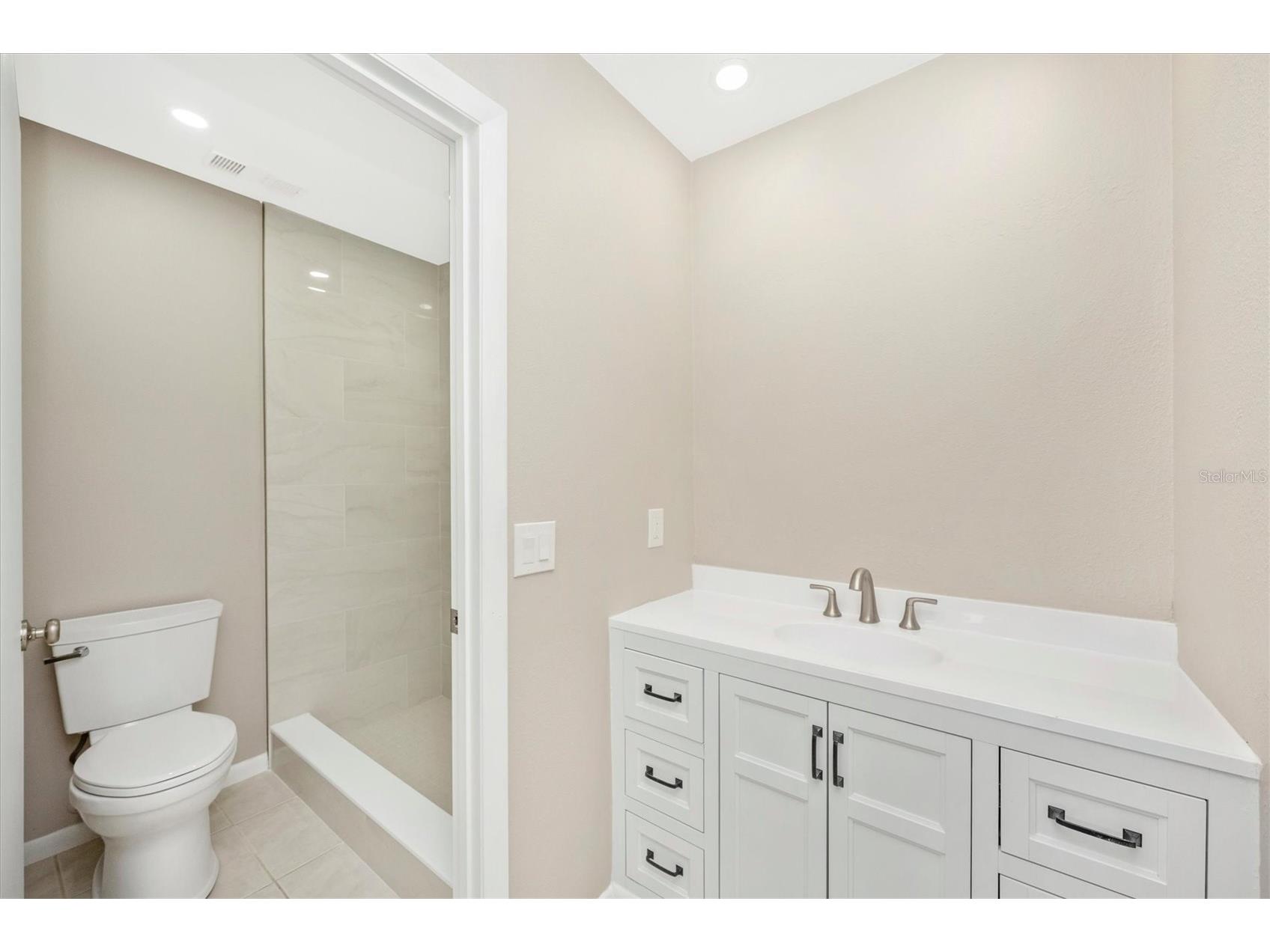 5178 Lake Village Drive #86 Sarasota FL 34235 A4699937 image35