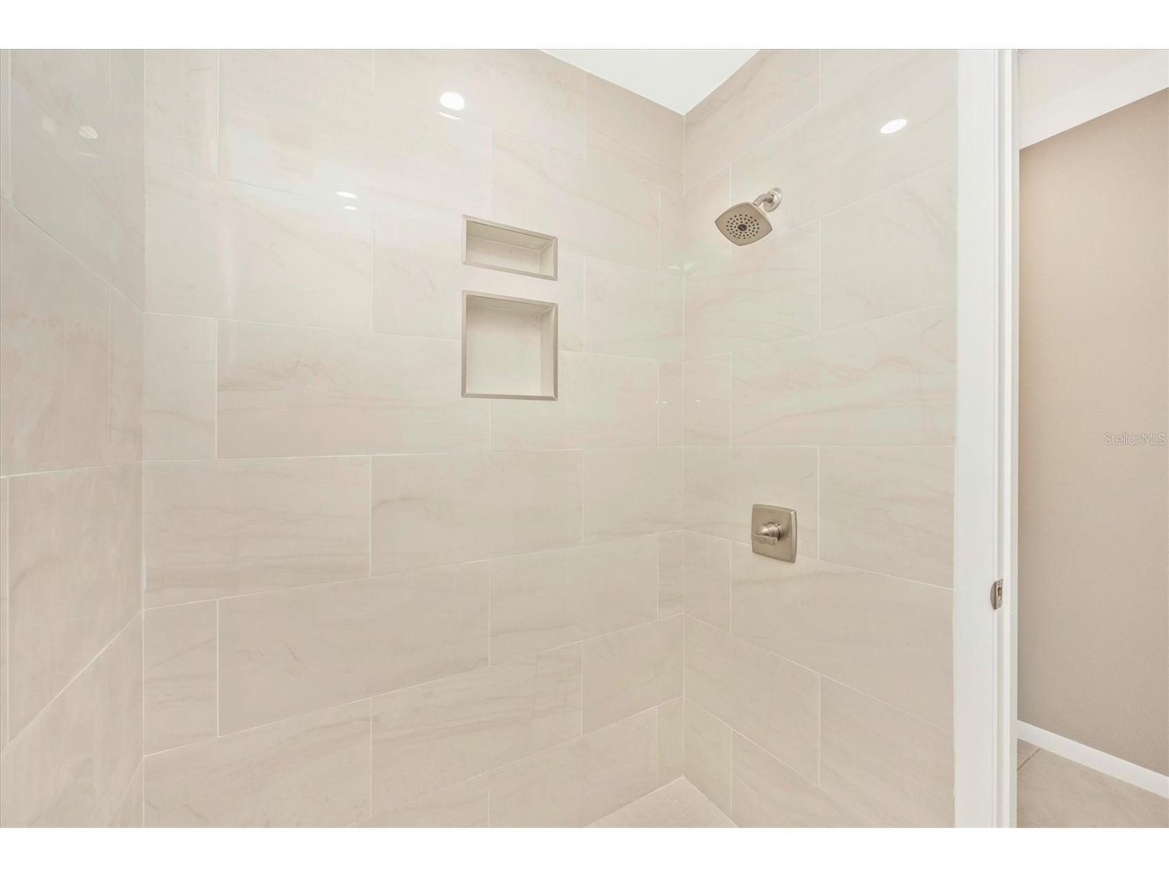 5178 Lake Village Drive #86 Sarasota FL 34235 A4699937 image37