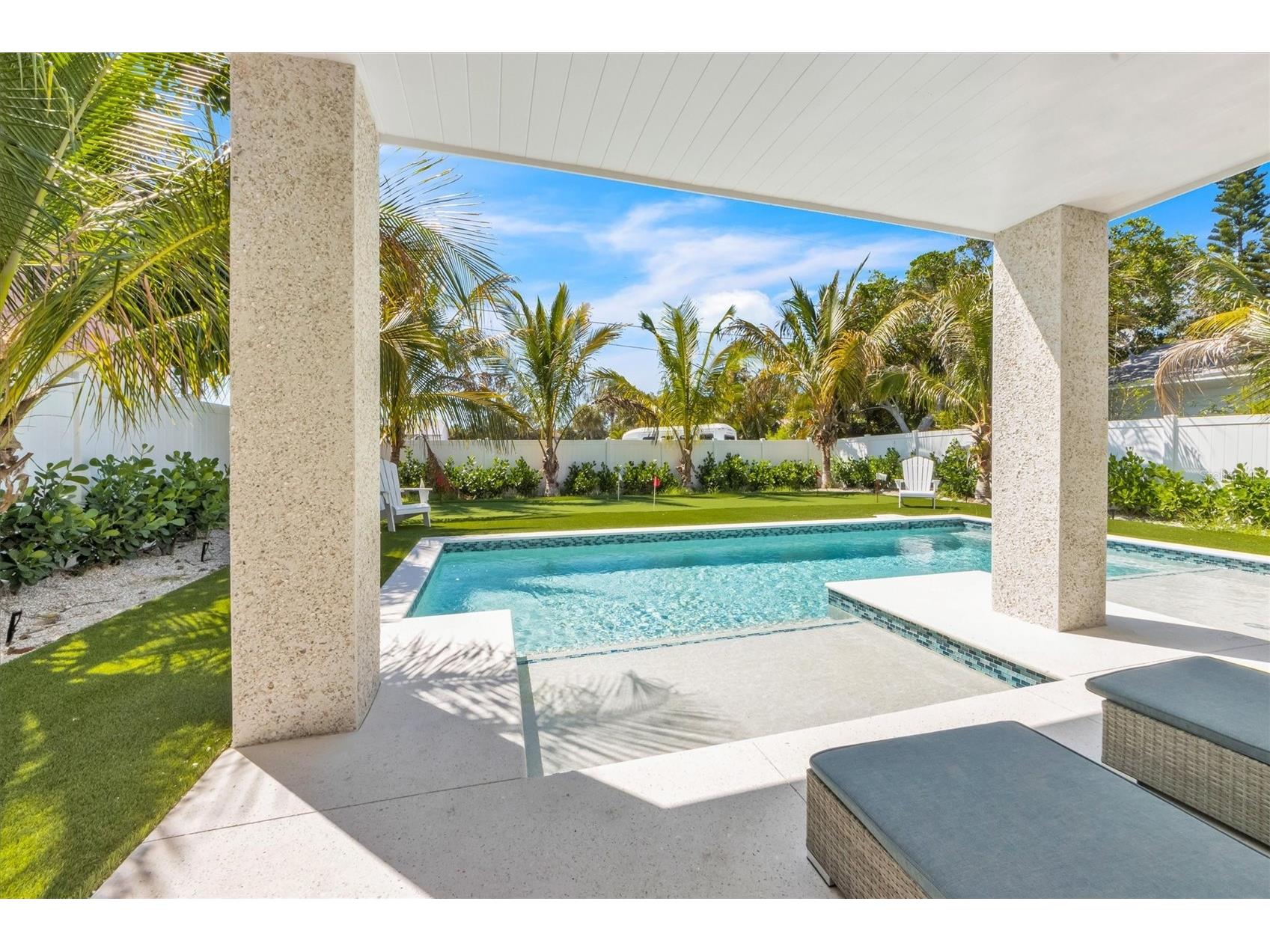 518 Spring Avenue Anna Maria FL 34216 A4685202 image40