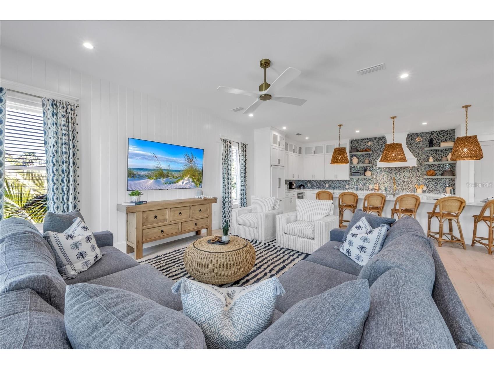 518 Spring Avenue Anna Maria FL 34216 A4685202 image9