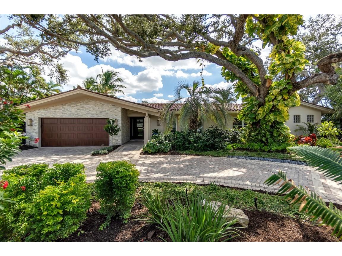 518 Venice Lane Sarasota FL 34242 A4672419 image1