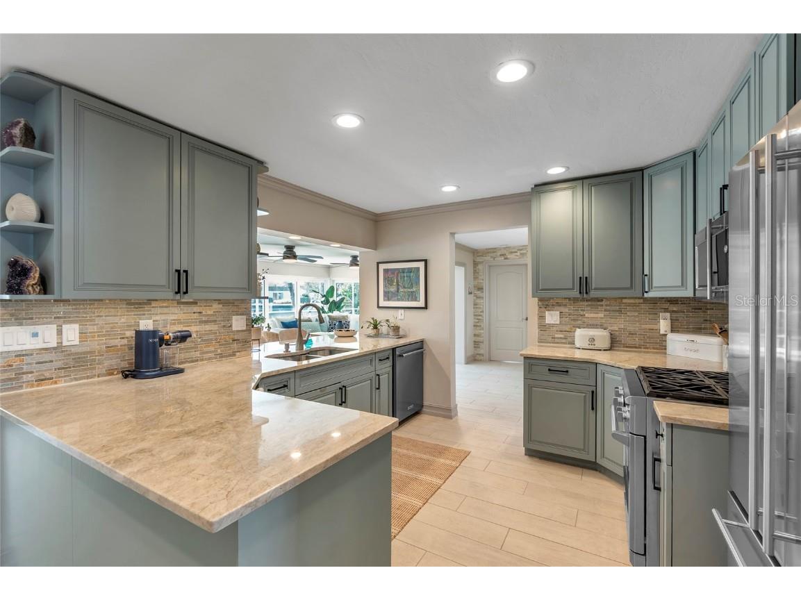 518 Venice Lane Sarasota FL 34242 A4672419 image11