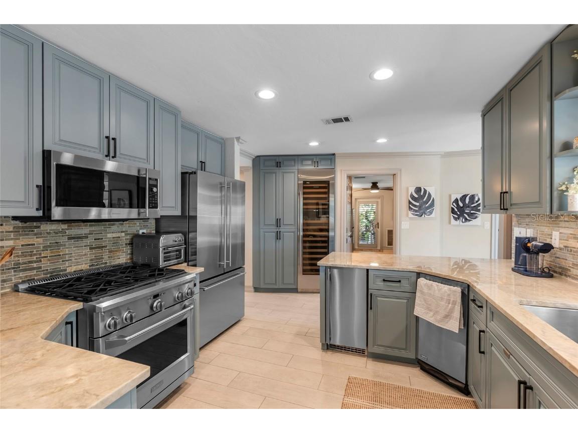 518 Venice Lane Sarasota FL 34242 A4672419 image12