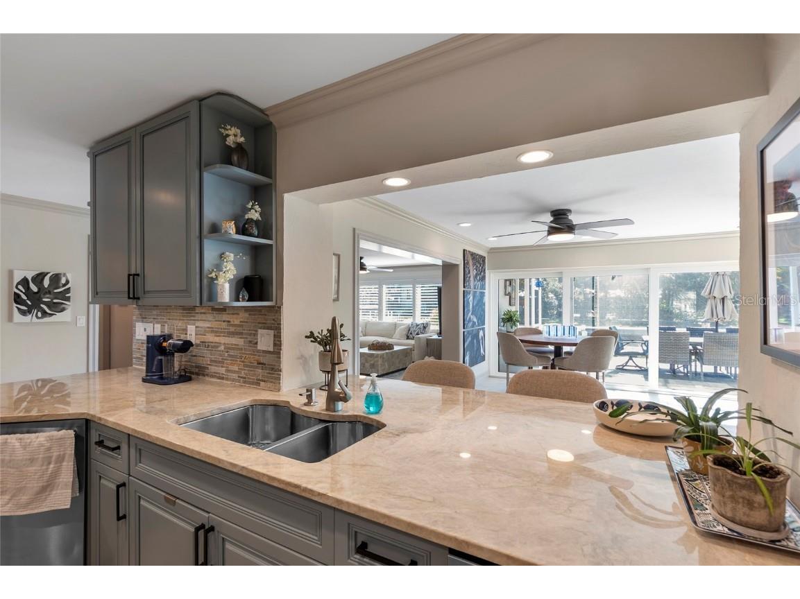 518 Venice Lane Sarasota FL 34242 A4672419 image13