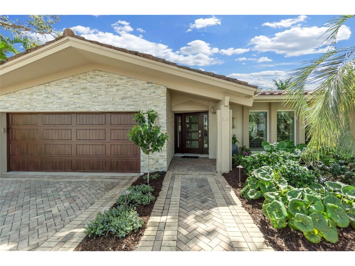 518 Venice Lane Sarasota FL 34242 A4672419 image2