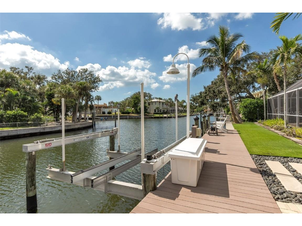 518 Venice Lane Sarasota FL 34242 A4672419 image41