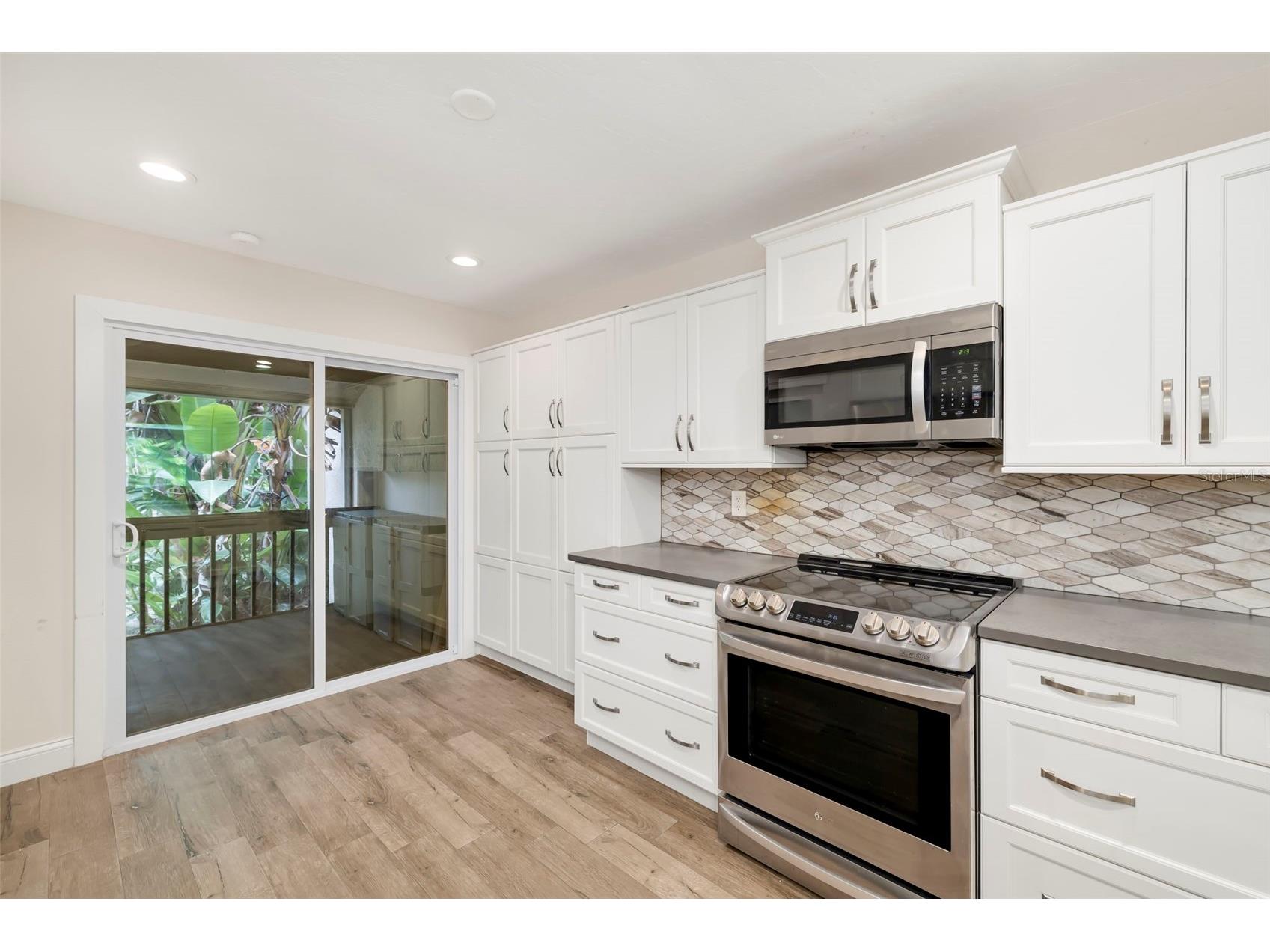 5182 Lancewood Drive #14 Sarasota FL 34232 A4699852 image12