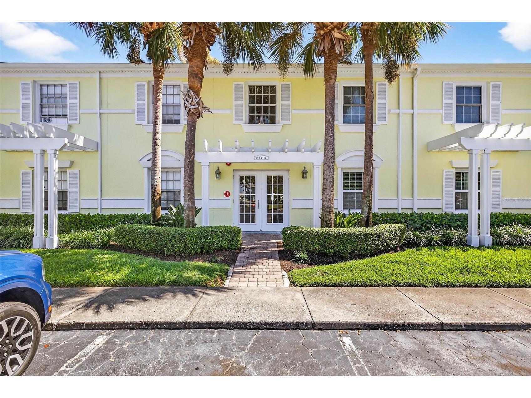 5184 Beach Drive SE #B Saint Petersburg FL 33705 TB8436843 image1
