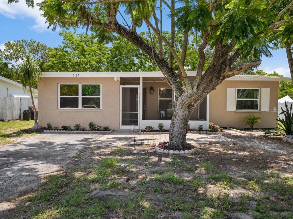 5185 101st Street N Saint Petersburg FL 33708 U8205446 image1