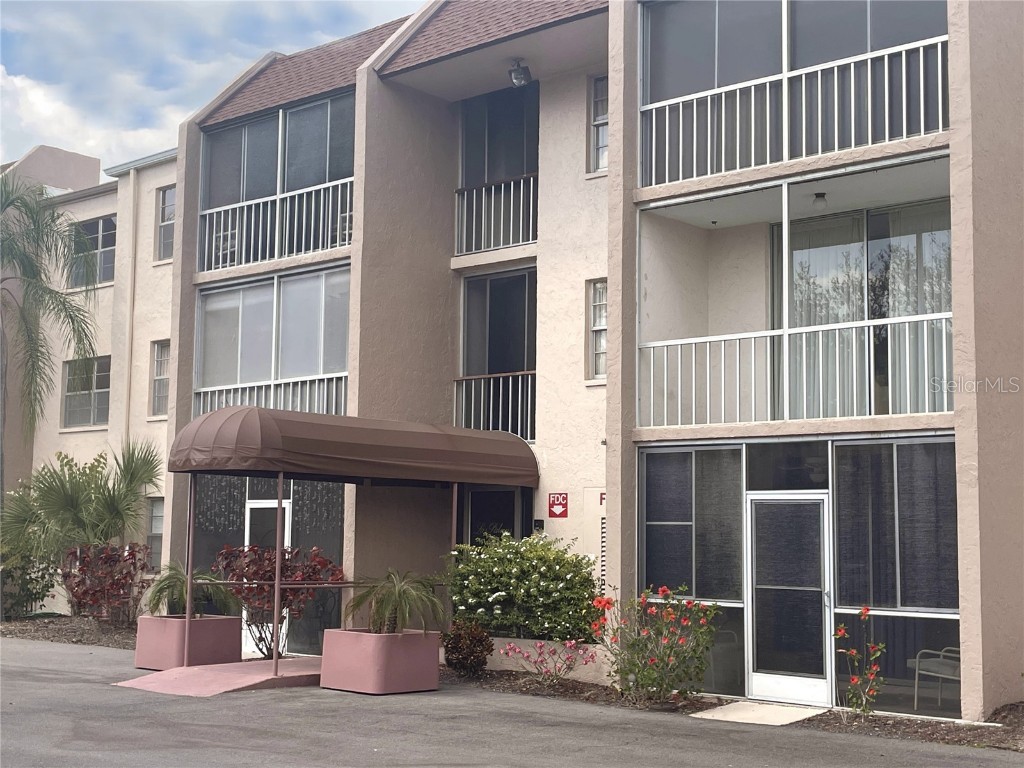 519 Albee Farm Road #108 Venice FL 34285 N6125694 image1