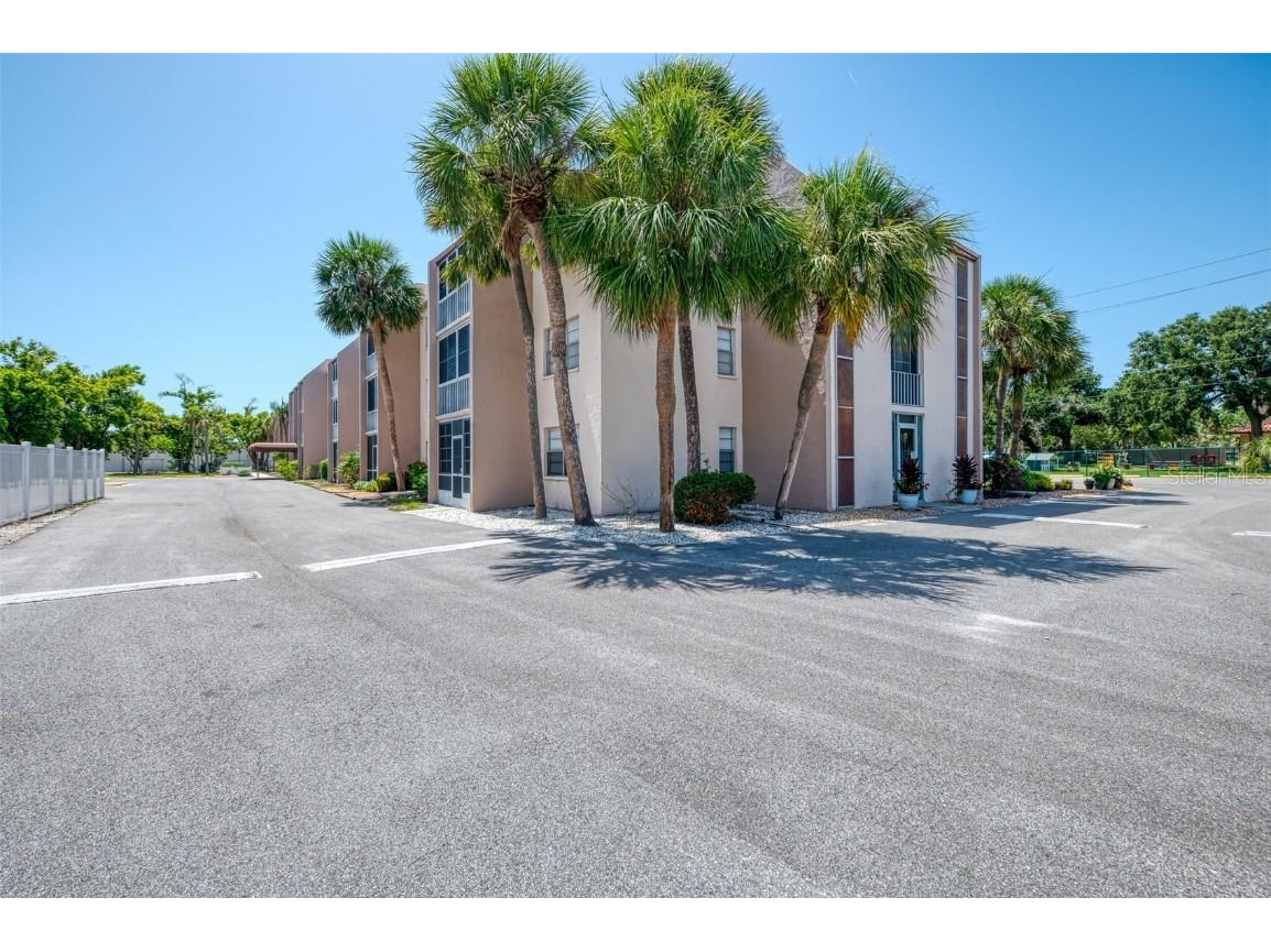 519 Albee Farm Road #212 Venice FL 34285 A4655414 image1