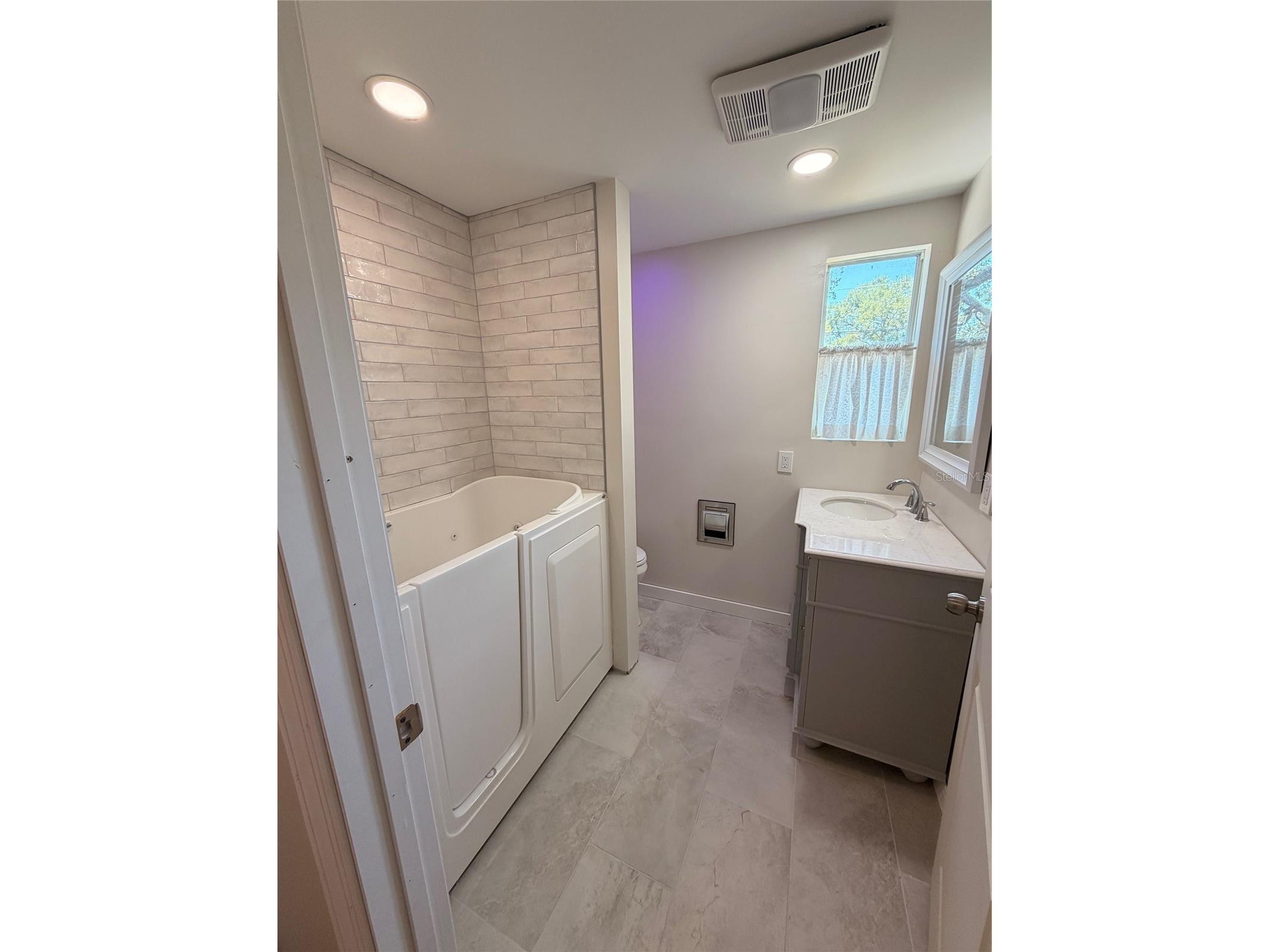 519 Norfolk Street Dunedin FL 34698 W7884973 image15