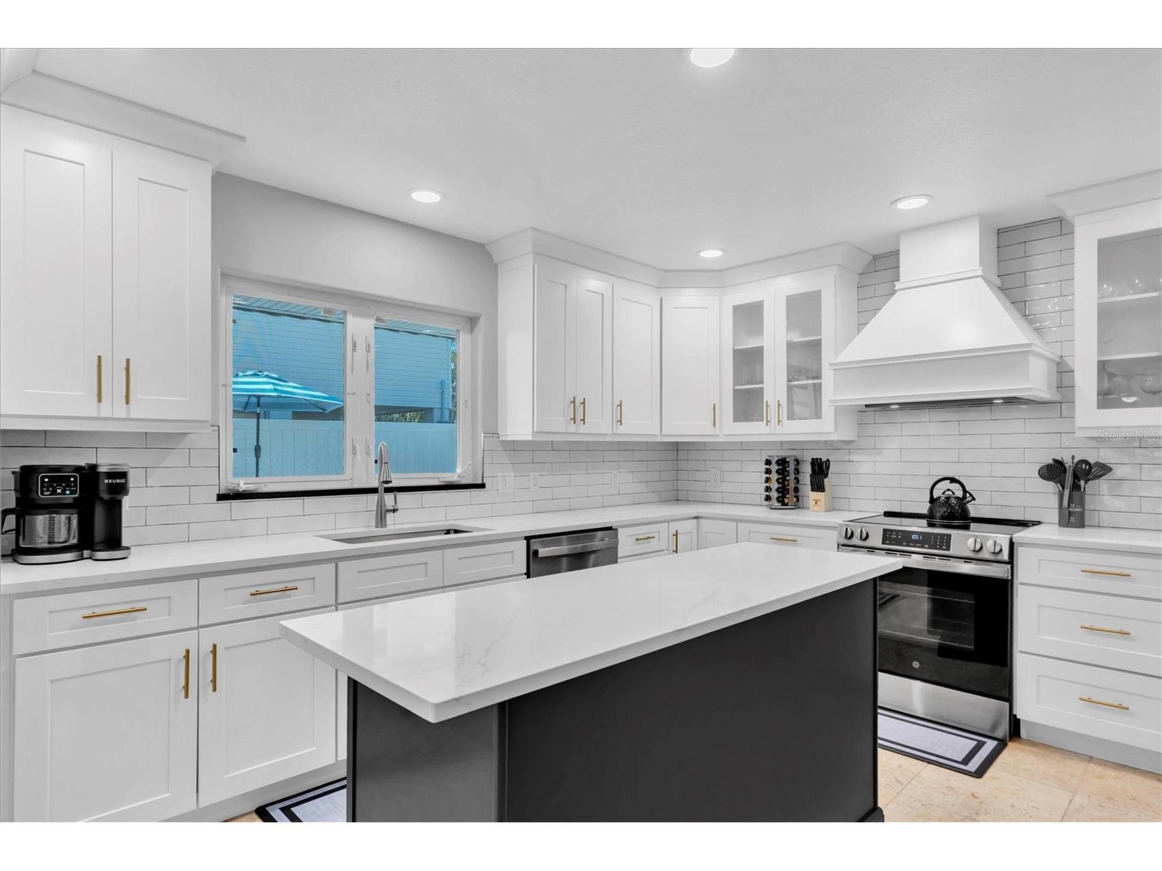 519 South Drive Anna Maria FL 34216 - ANNA MARIA SOUND A4675370 image14