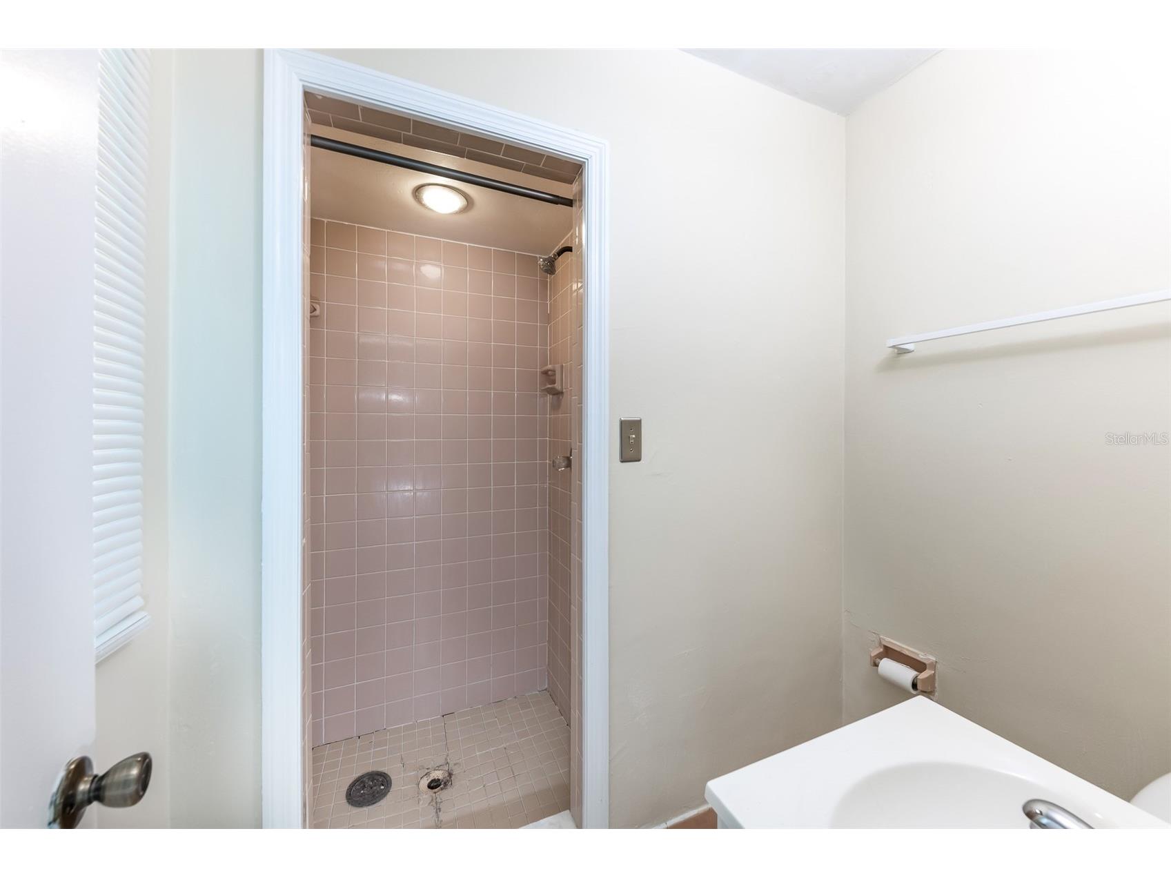 519 Vern Drive Orlando FL 32805 O6393540 image7