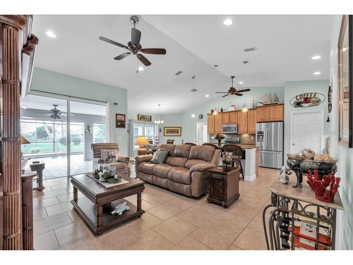 519 W Cashew Punta Gorda FL 33955 C7525163 image10