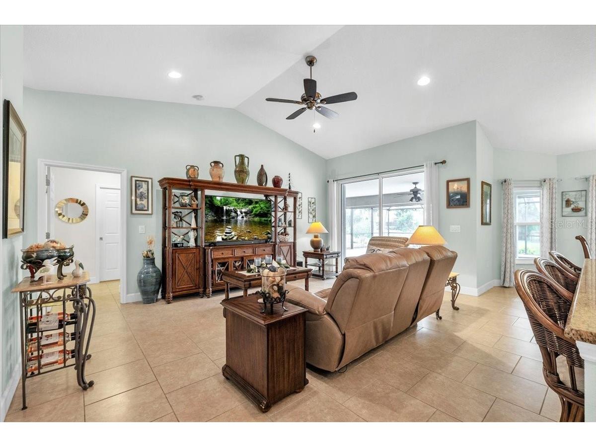 519 W Cashew Punta Gorda FL 33955 C7525163 image11