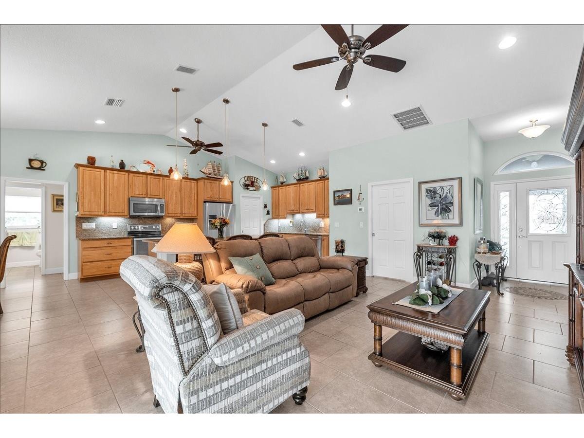 519 W Cashew Punta Gorda FL 33955 C7525163 image13