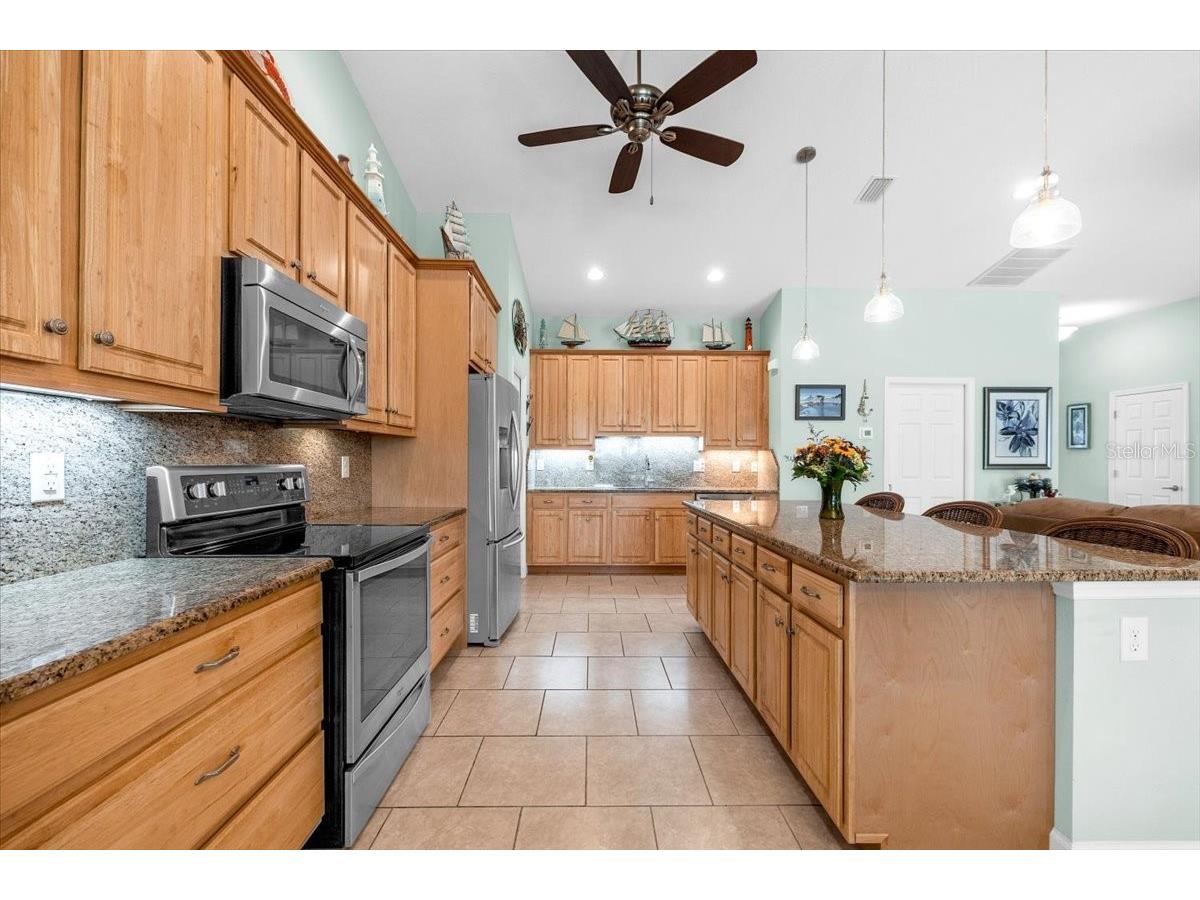 519 W Cashew Punta Gorda FL 33955 C7525163 image2