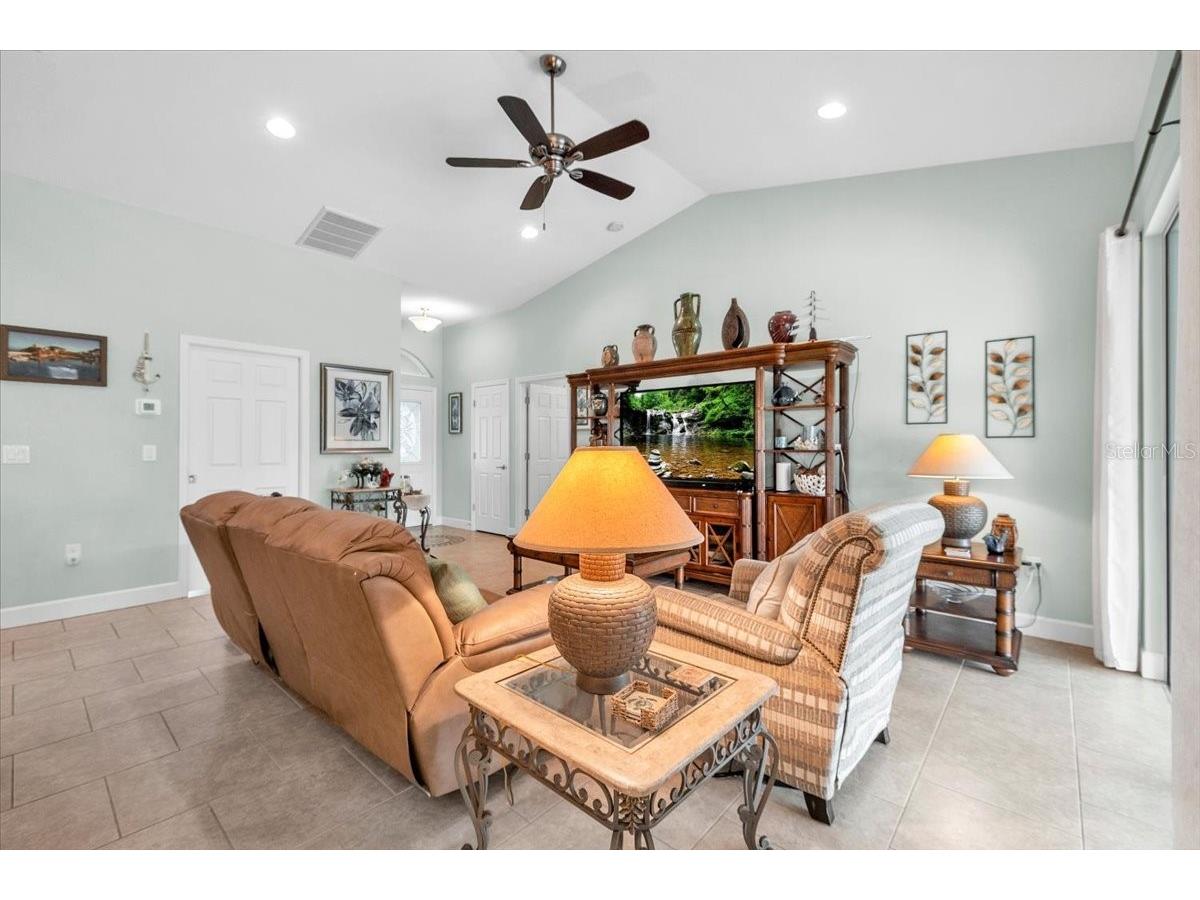 519 W Cashew Punta Gorda FL 33955 C7525163 image3