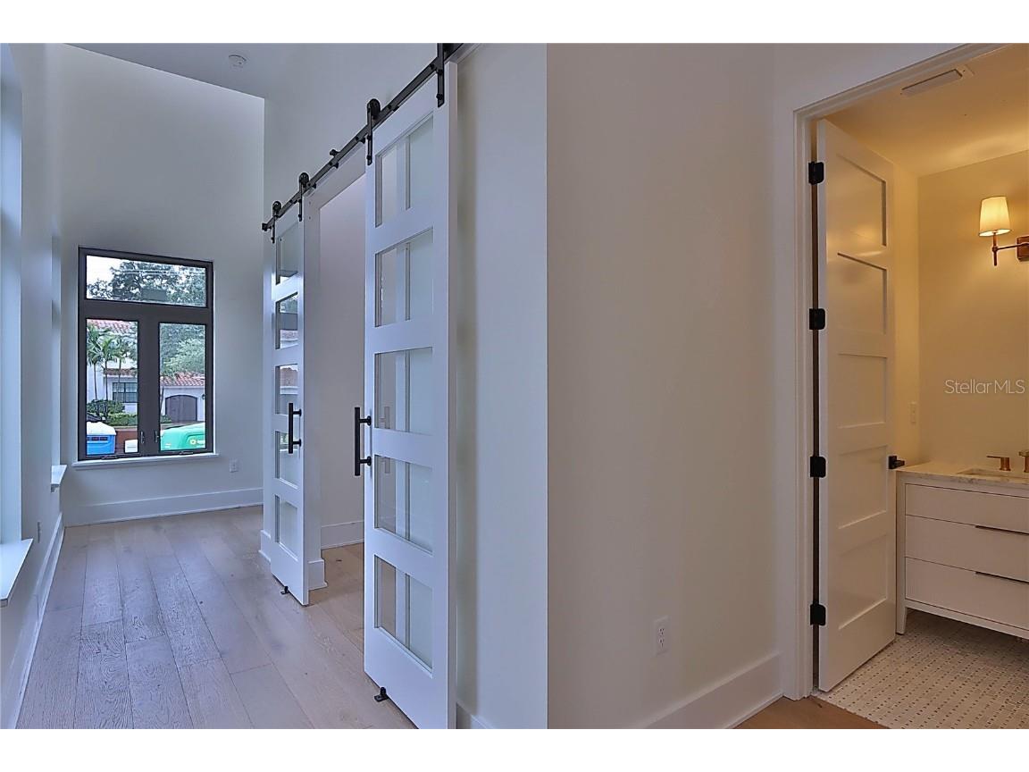 519 W Davis Boulevard Tampa FL 33606 TB8378496 image10