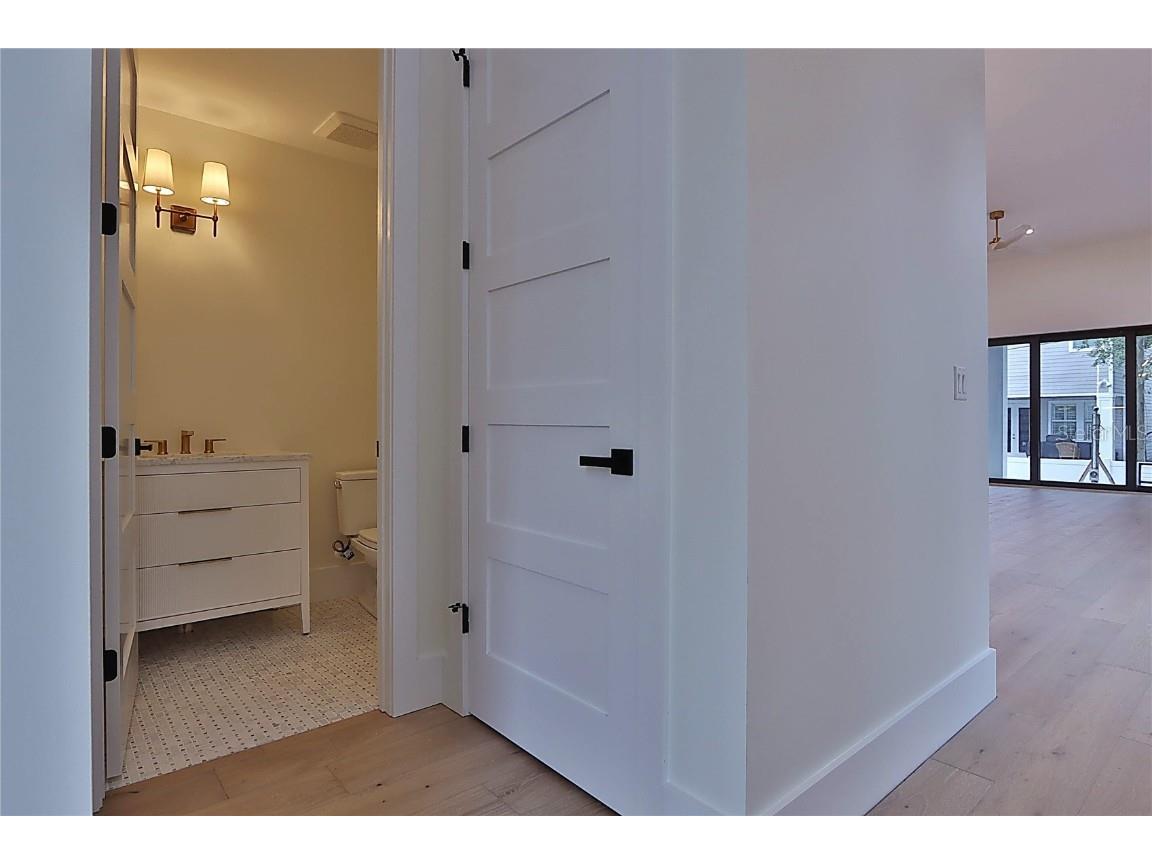 519 W Davis Boulevard Tampa FL 33606 TB8378496 image23