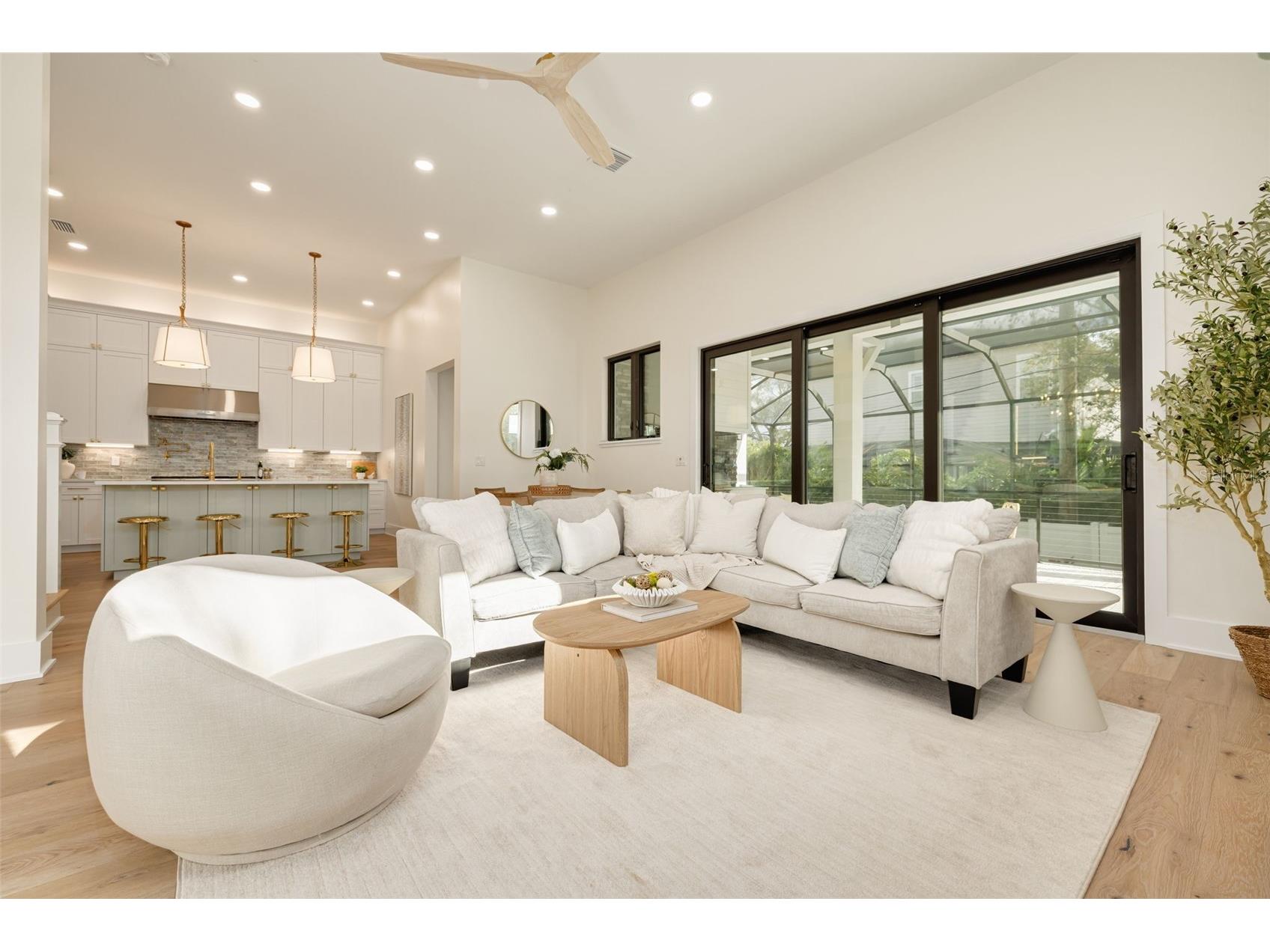 519 W Davis Boulevard Tampa FL 33606 TB8475742 image6