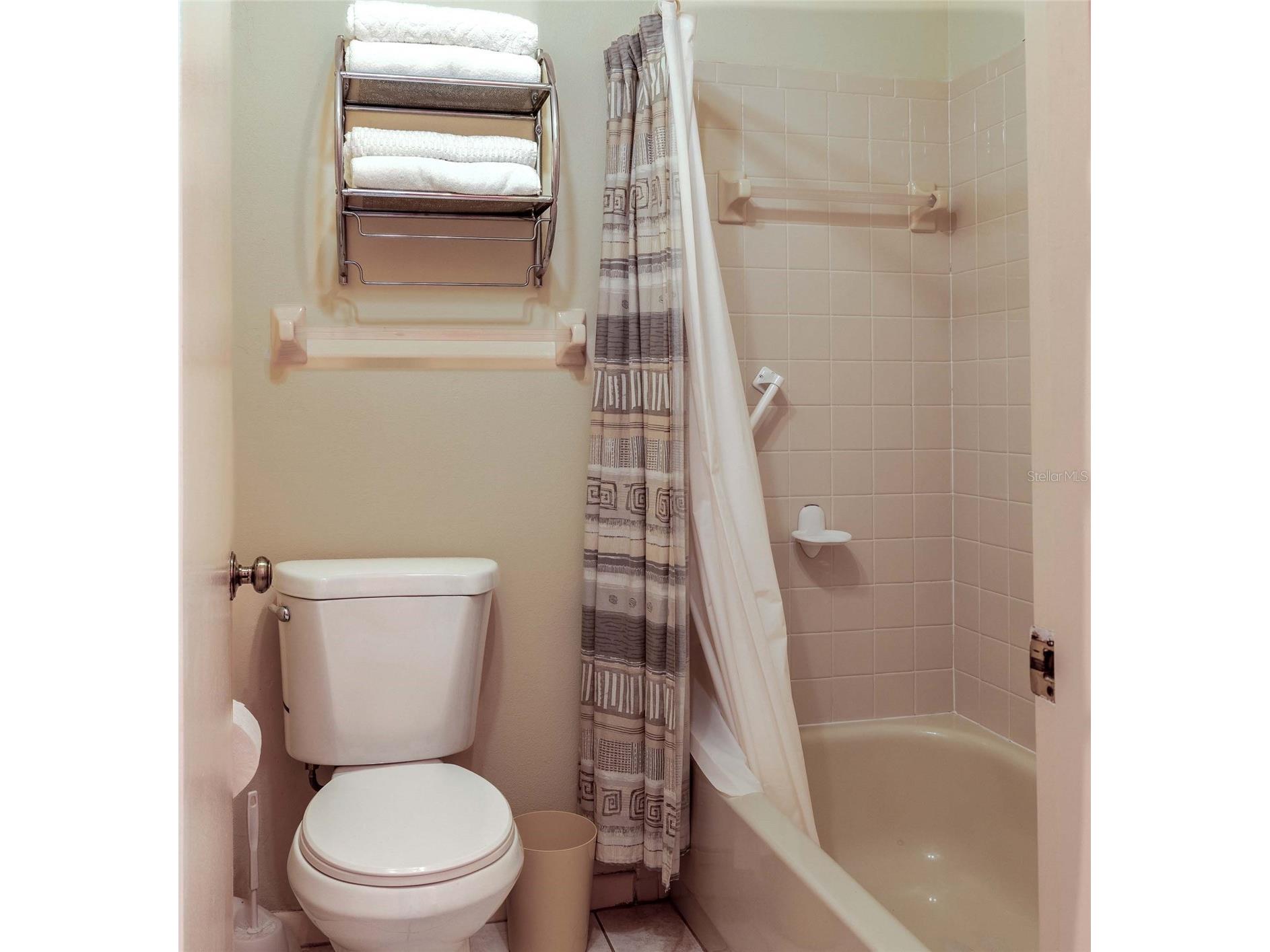 5191 Lake Village Drive #2 Sarasota FL 34235 A4694247 image17