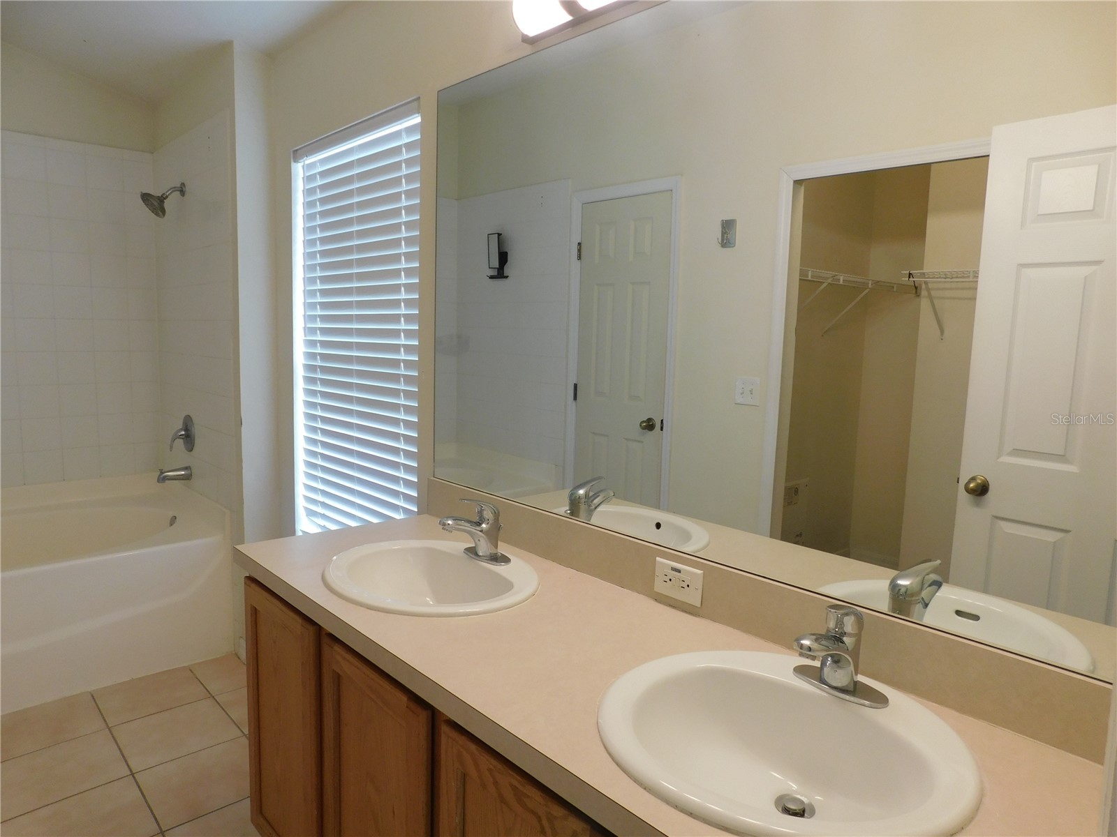 5196 6th Way N Saint Petersburg FL 33703 TB8481032 image16